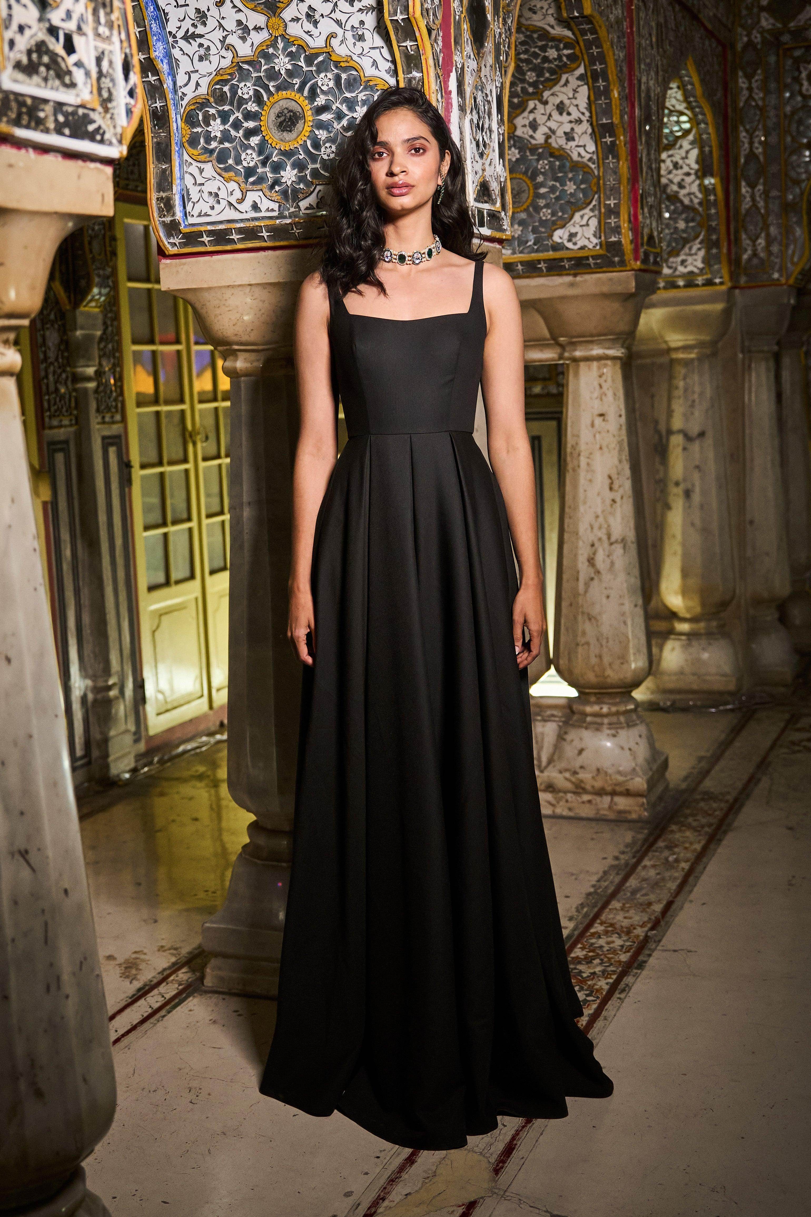 L Black BLACK FLARE GOWN - Main Image