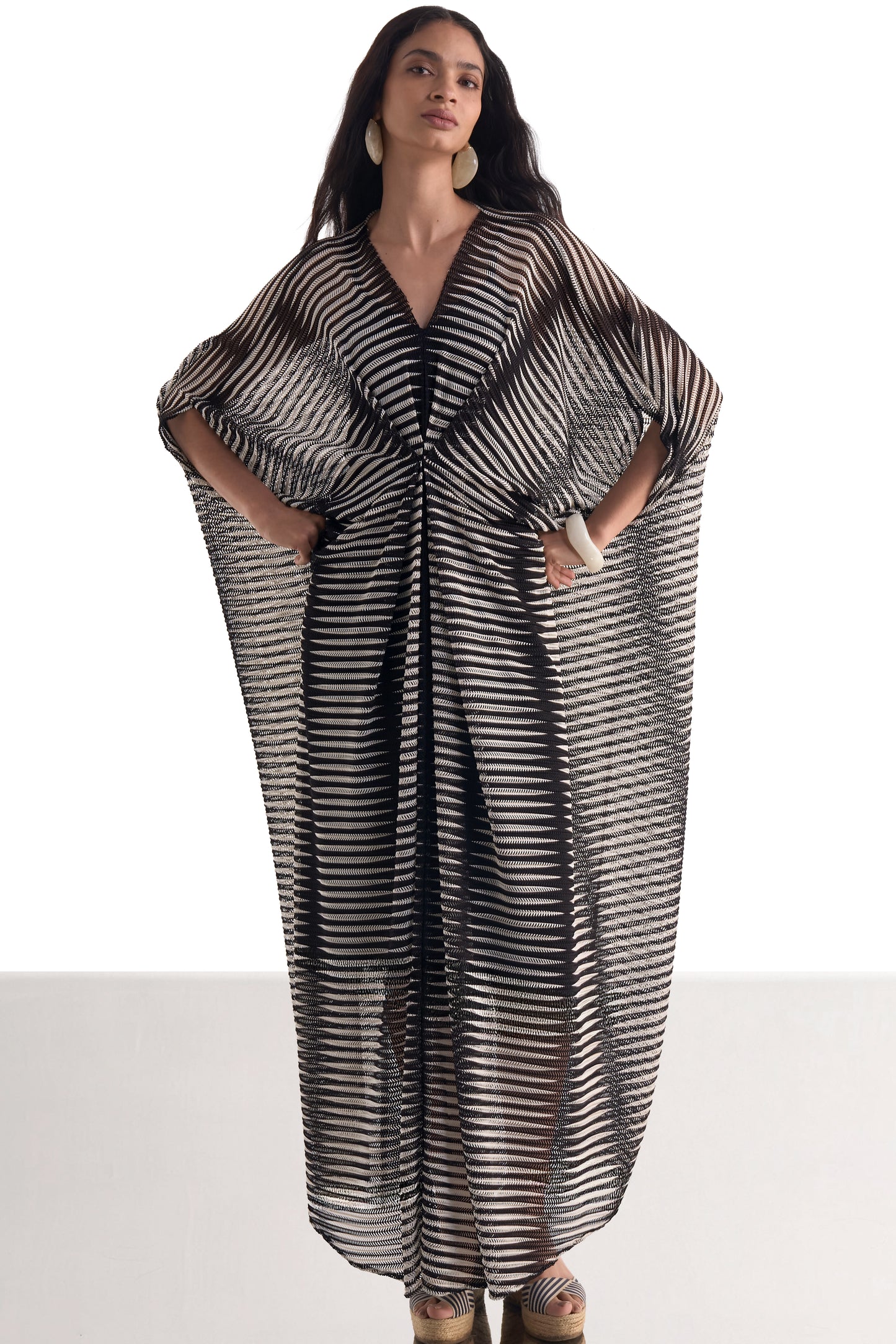 MONOCHROME KNITTED KAFTAN