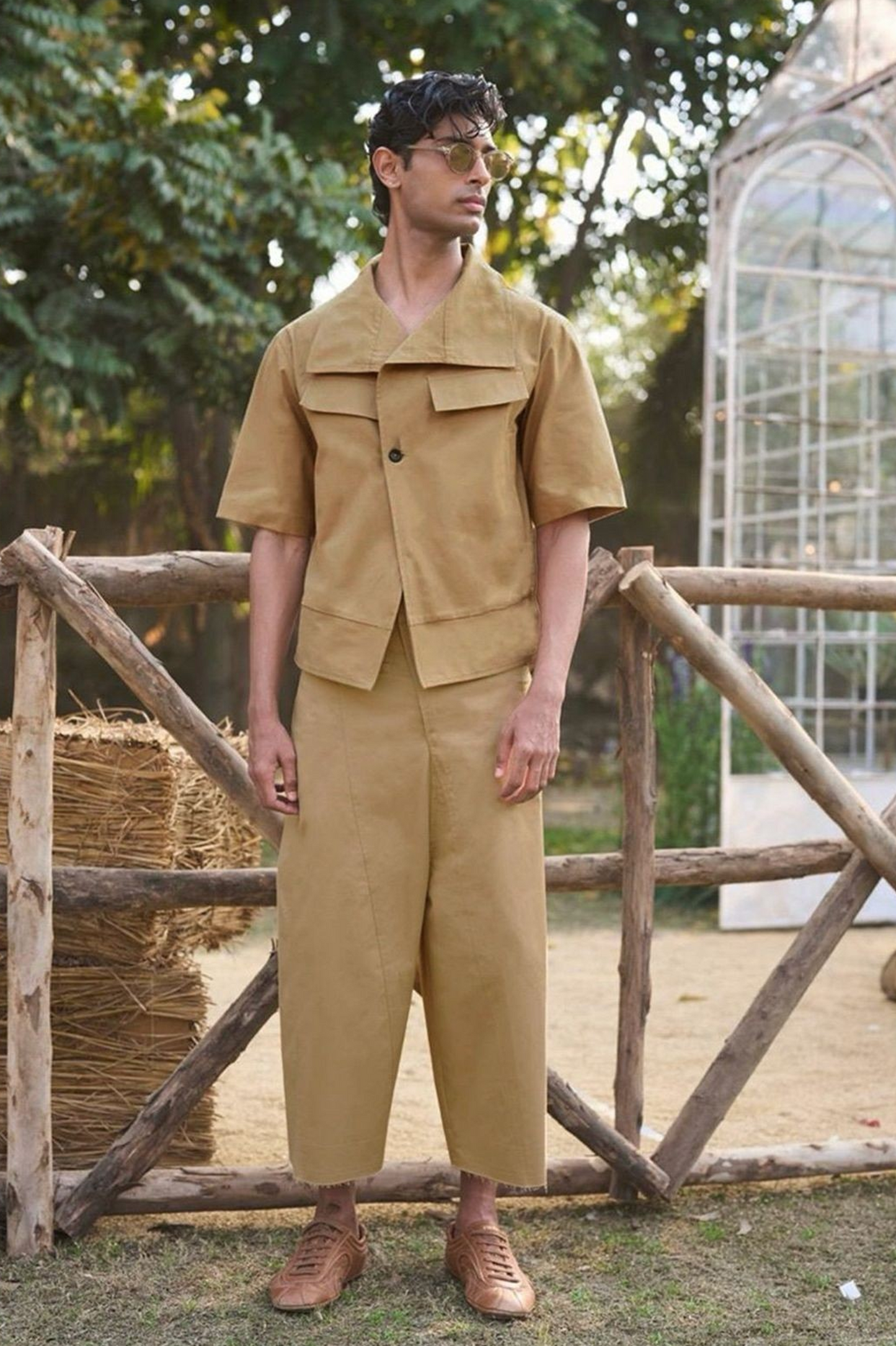 ARCHITECTURAL COLLAR POPLIN SHIRT & ASYMMETRIC PANELLED PANT