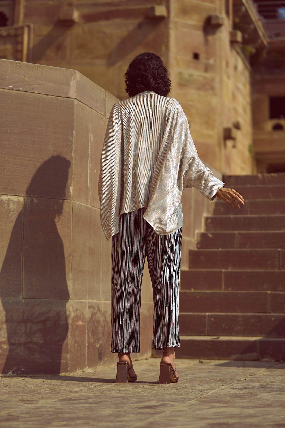 BOXY FOIL PLEATED SET - dash and dot