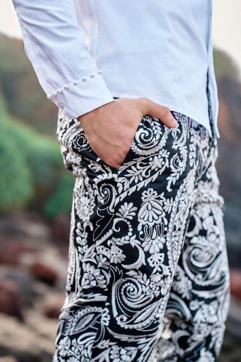 EMBROIDERED PANT - dash and dot