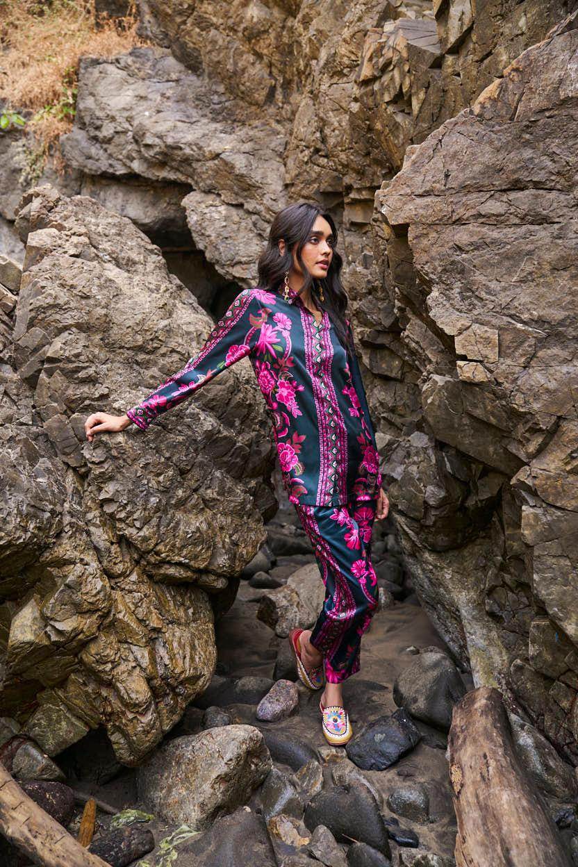 CONTRAST FLORAL SET - dash and dot