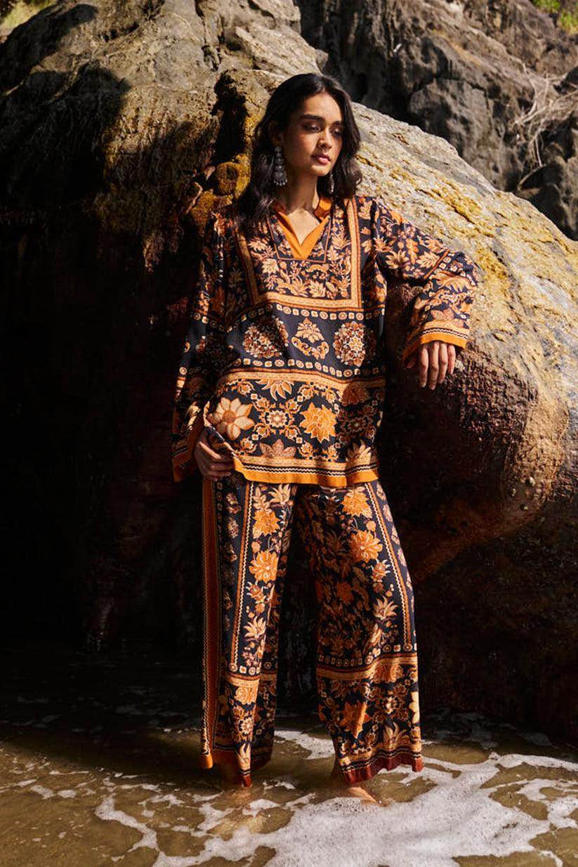 EARTH TONED PRINTED TOP - dash and dot