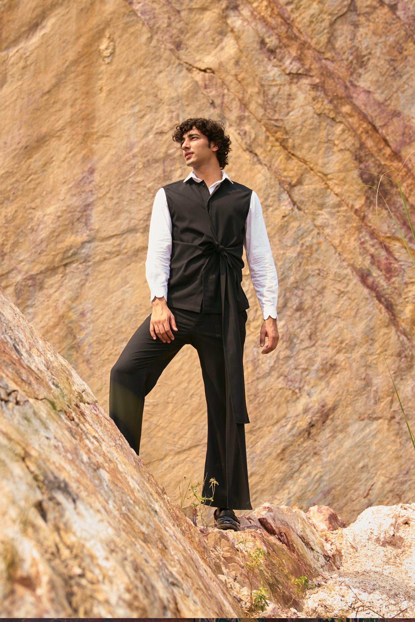 SIDE TIE SLEEVELESS SUIT - dash and dot