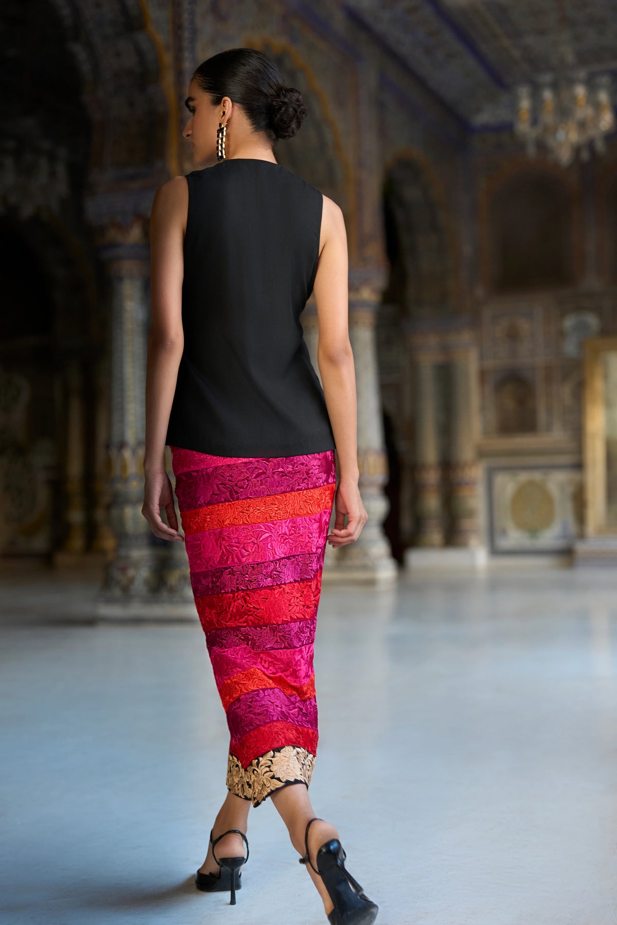 SLEEVELESS EMBROIDERED SIDE TIE TOP & EMBROIDERED STRIPED STRAIGHT CUT SKIRT