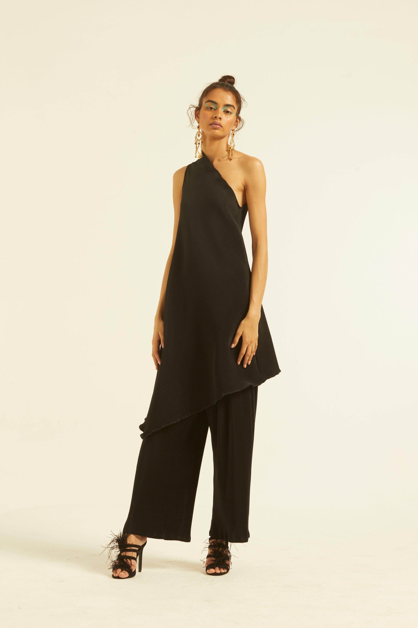 ONE-SHOULDERED PLEAT SET - dash and dot