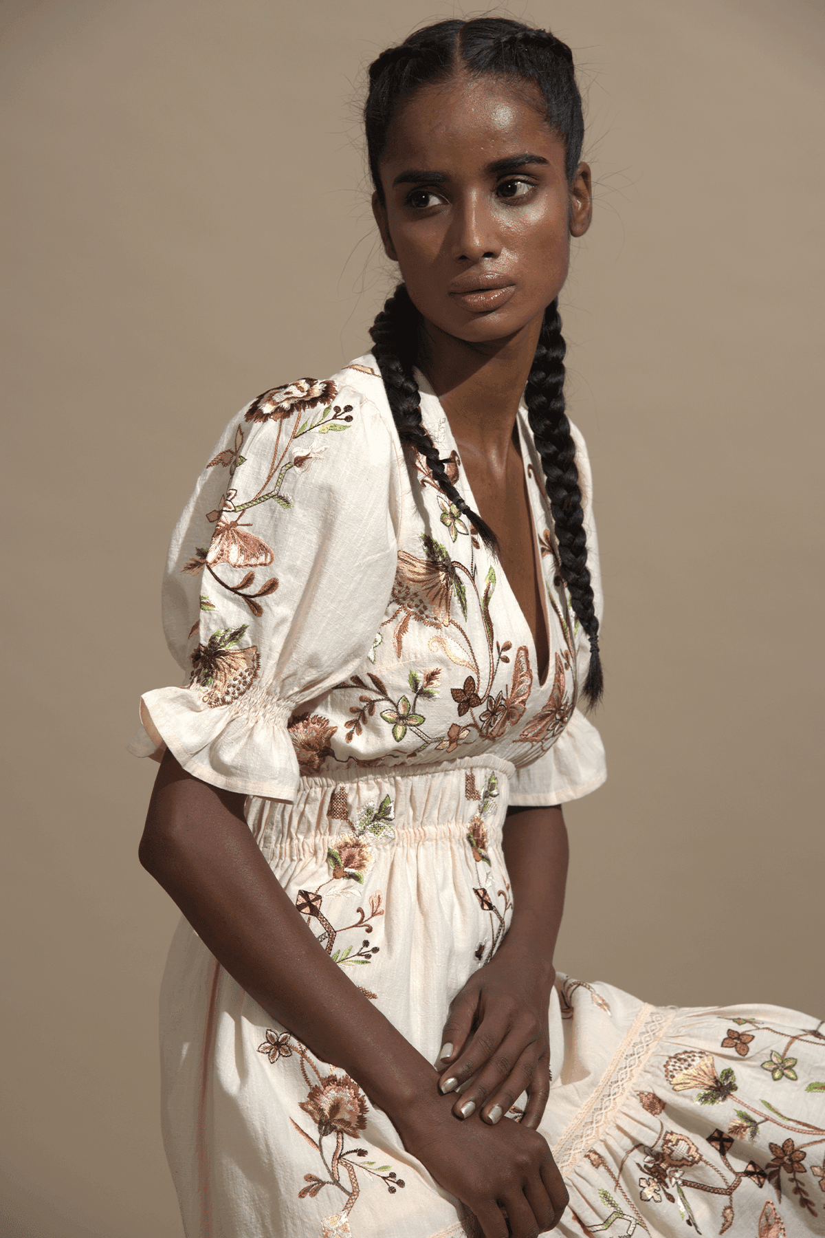 dash and dot - Embroidered Tiered Midi Online M / Natural dash and dot - Embroidered Tiered Midi Online M / Natural