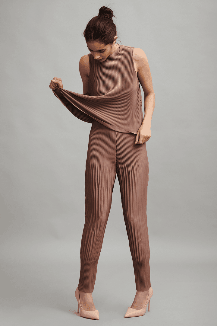 PLEAT SLEEVELESS TOP - dash and dot