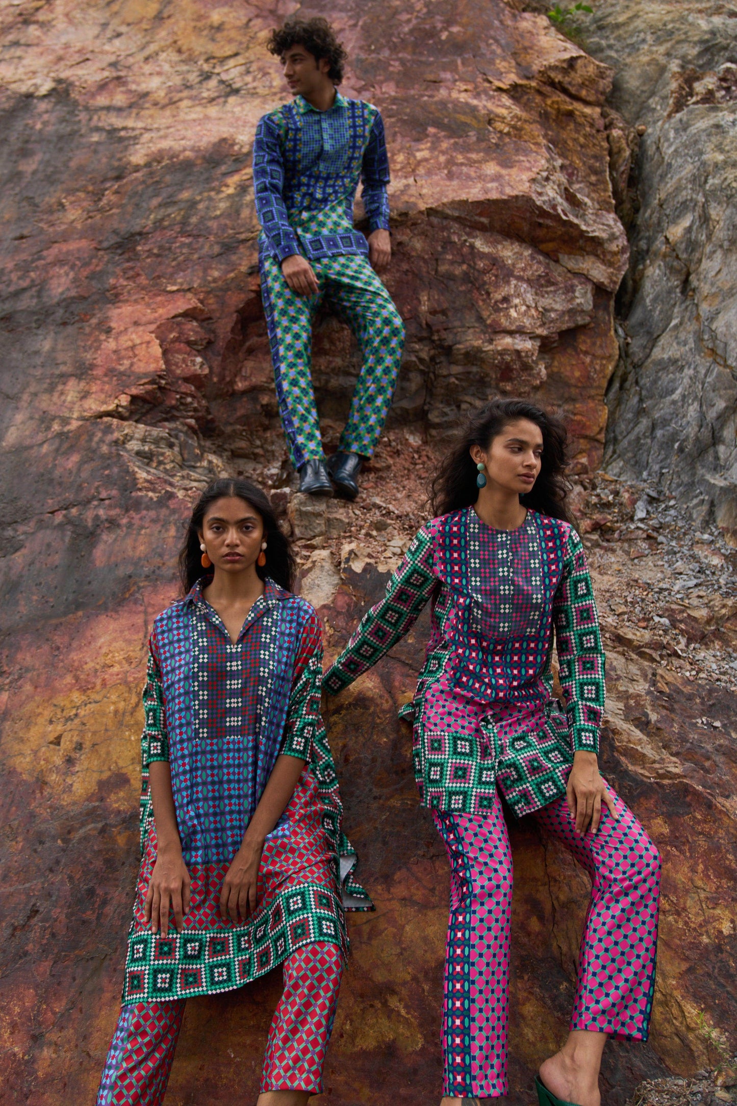 BOXY TILE PRINTED TOP - dash and dot