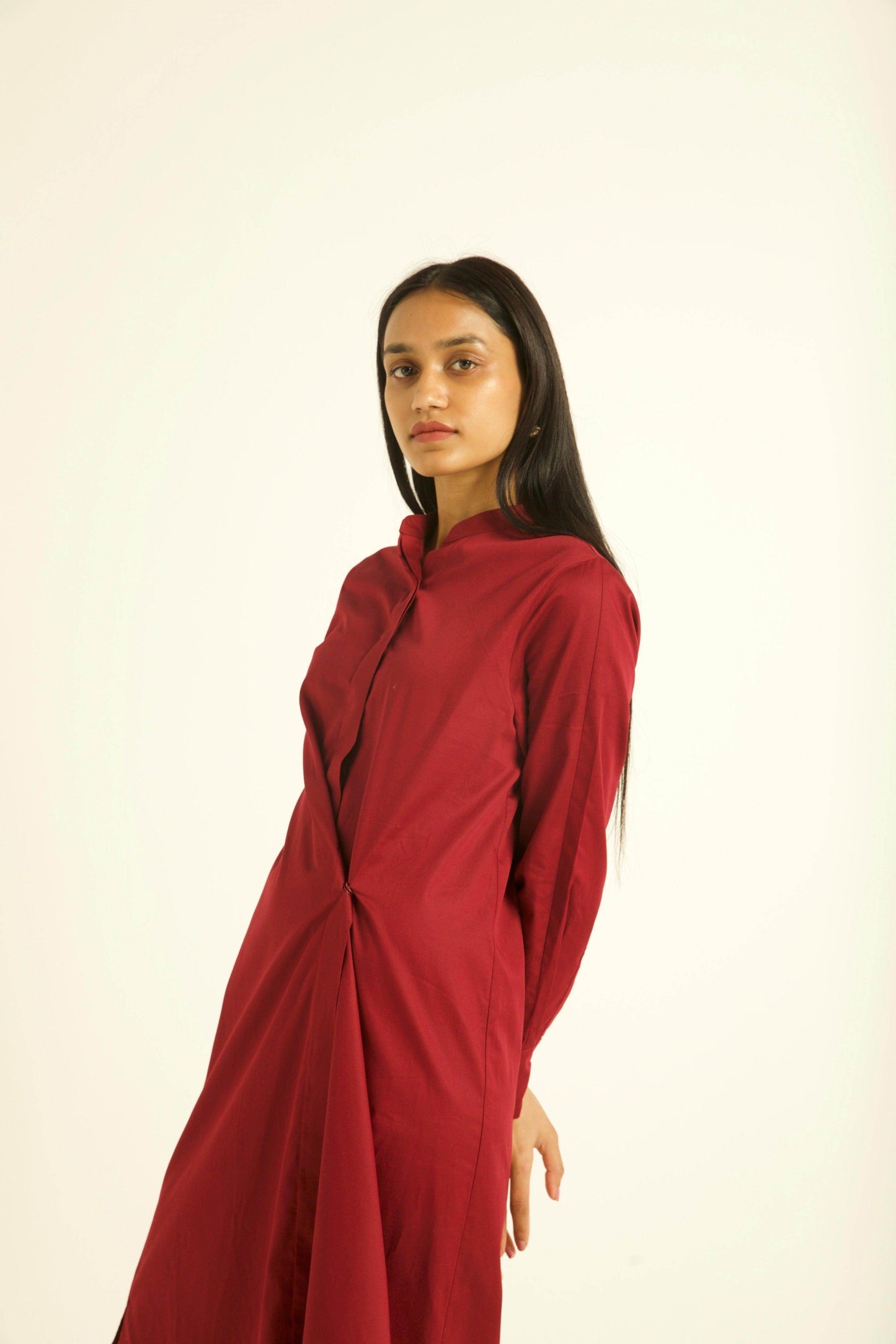 FULL-SLEEVE BUTTON PLEAT MIDI - dash and dot