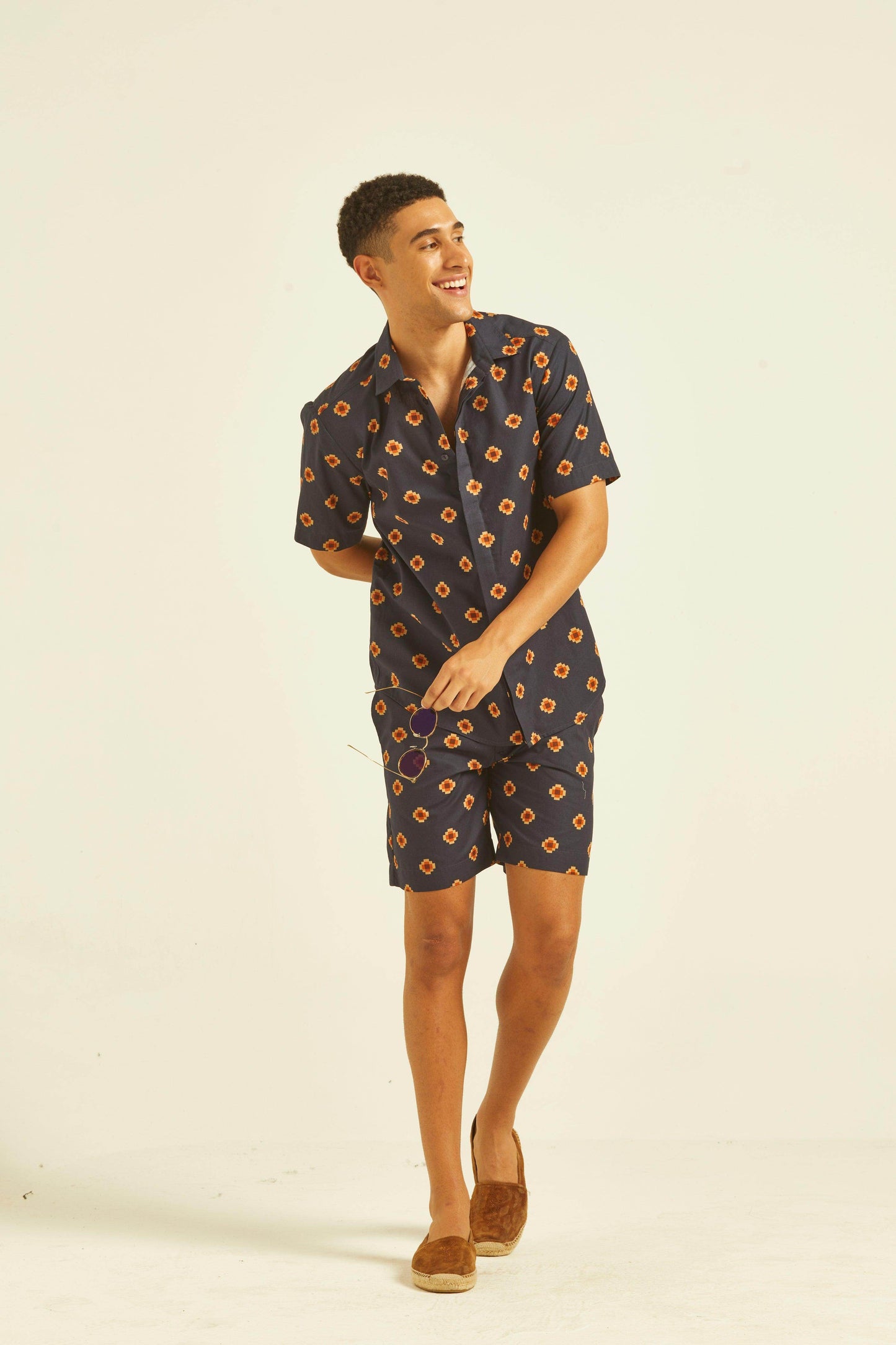 MULTI MOTIF SHORT - dash and dot