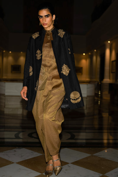 MOTIF EMBROIDERED TEXTURED JACKET, BENARES TISSUE METALLIC SHIRT & CRINKLED PANT