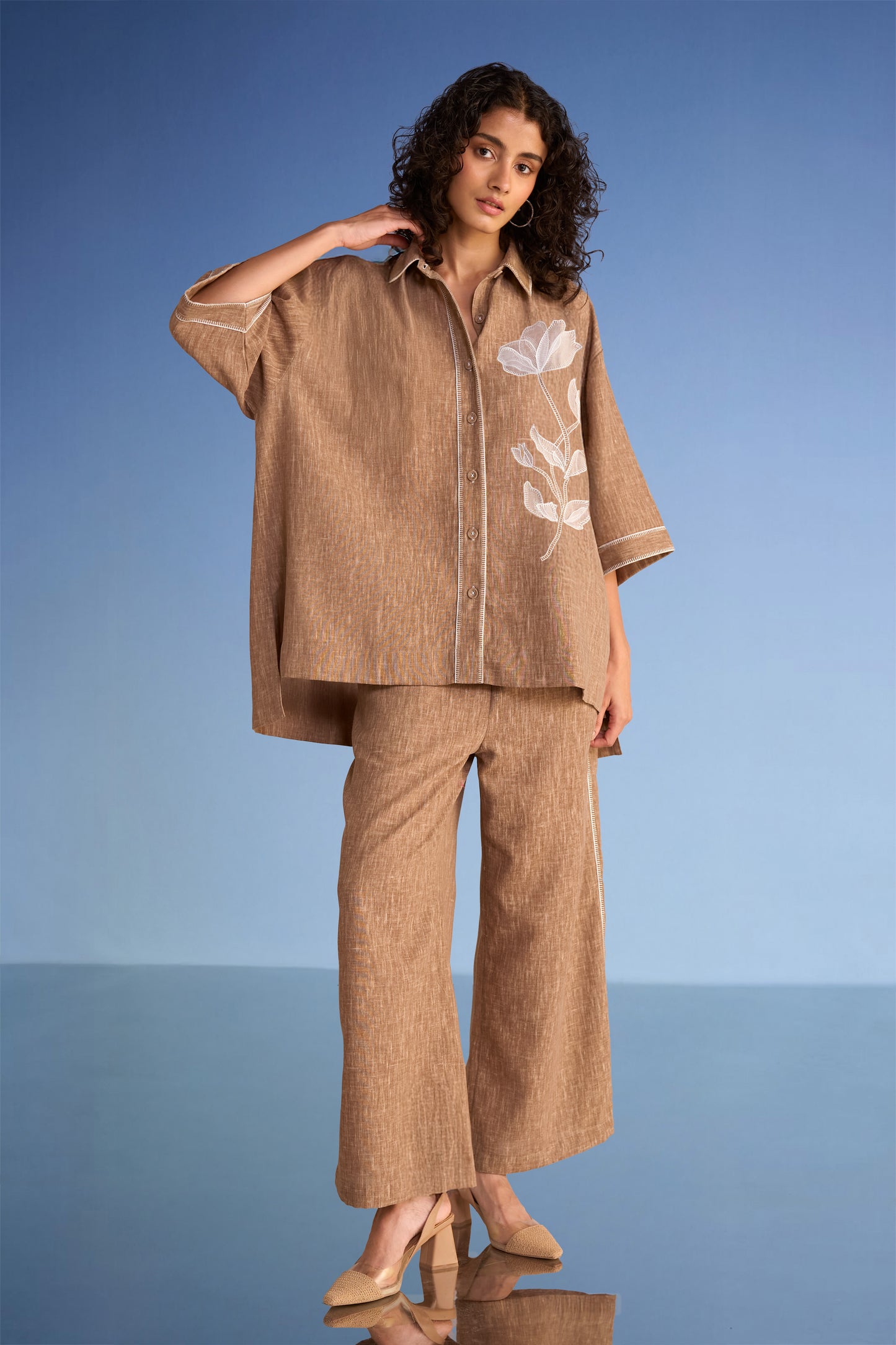 FLORAL APPLIQUÉ LINEN-TEXTURED SHIRT & WIDE-LEGGED PANT SET