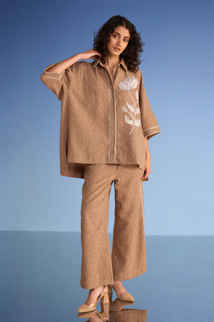 FLORAL APPLIQUÉ LINEN-TEXTURED SHIRT & WIDE-LEGGED PANT SET dash and dot