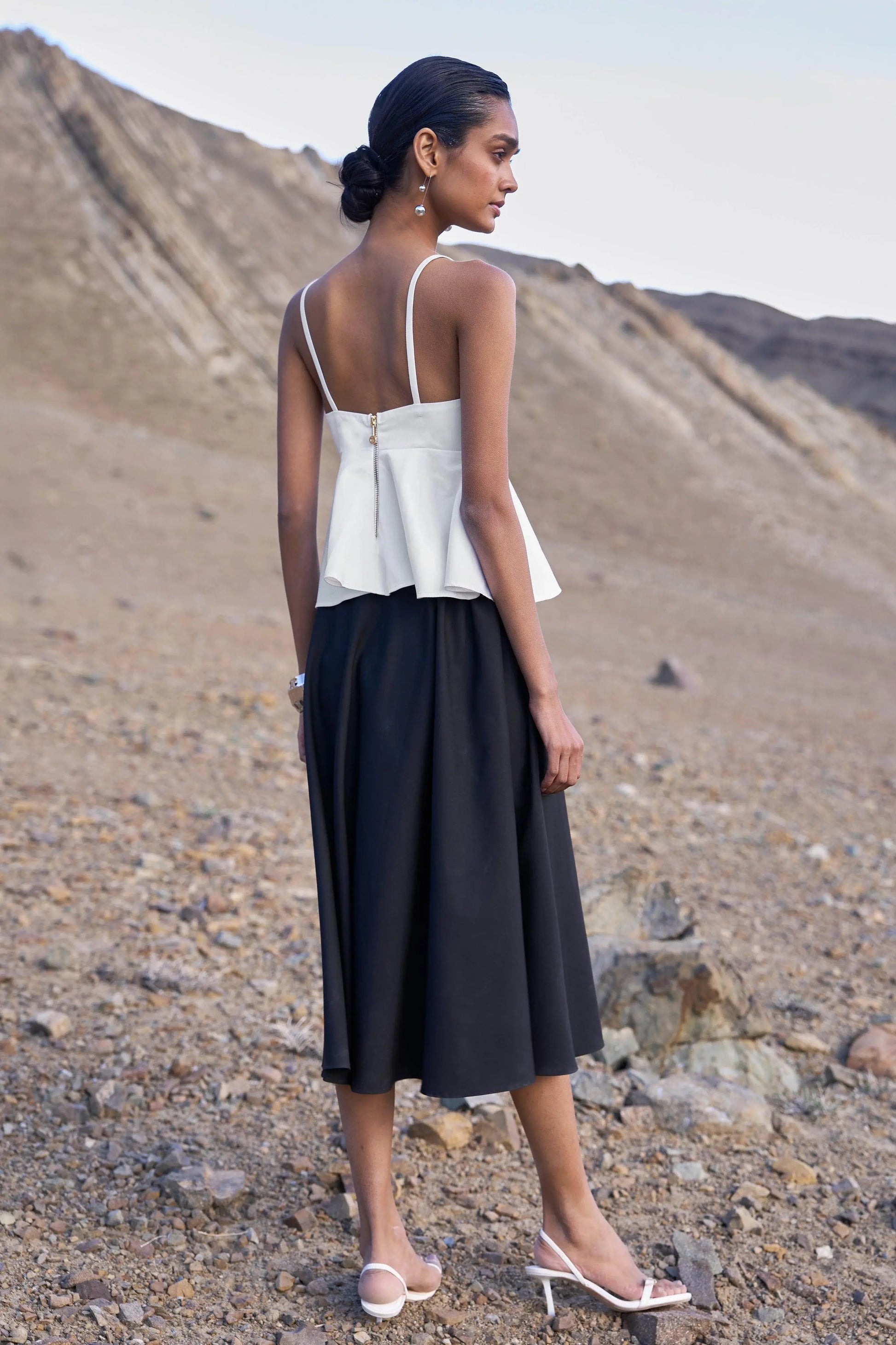BLACK FLARE SKIRT - dash and dot