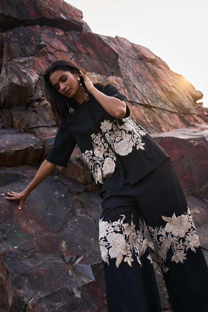 PLACEMENT EMBROIDERED SET - dash and dot dash and dot