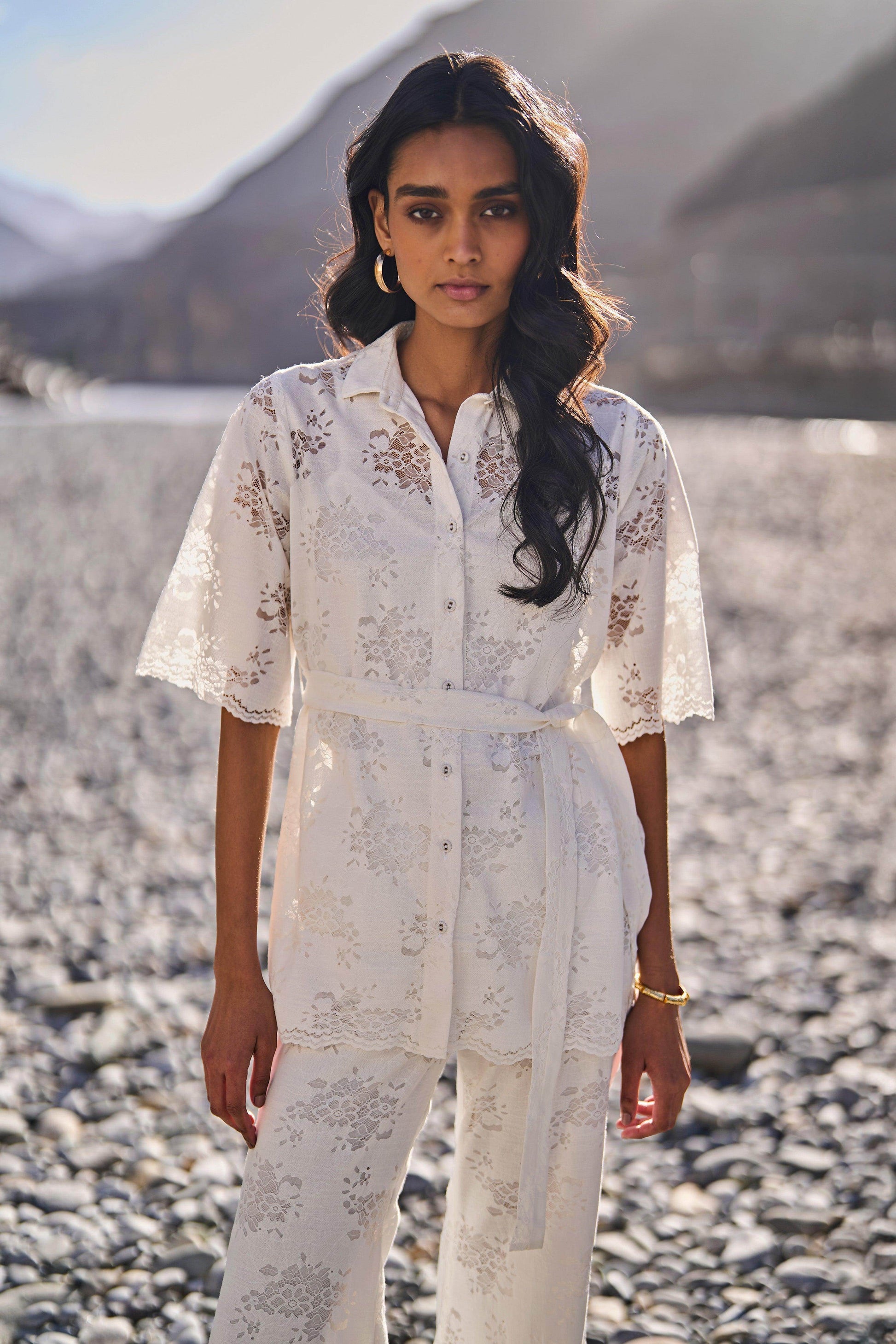 SCALLOPED LACE TOP - dash and dot