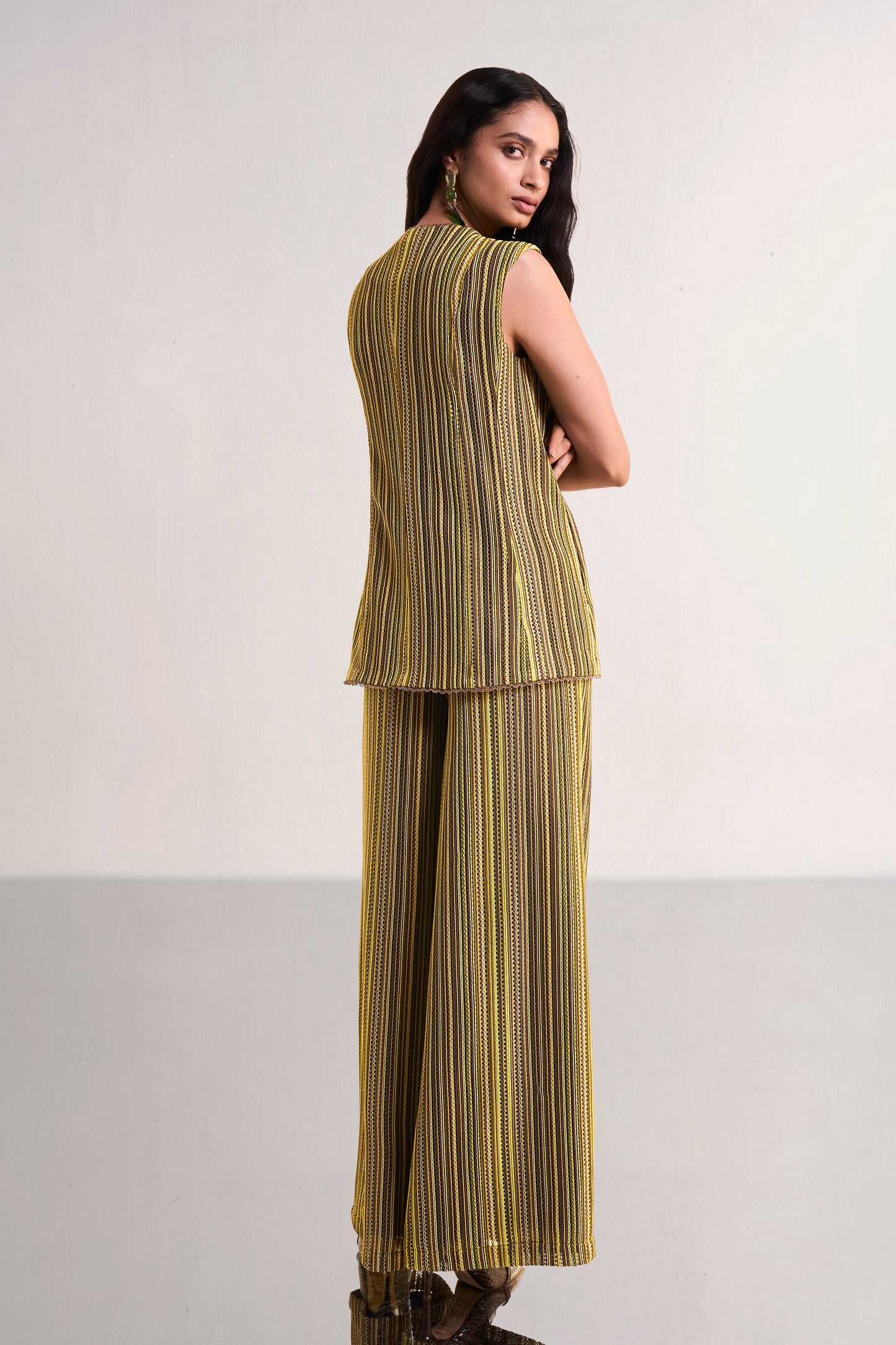 WIDE-LEGGED CROCHET KNIT PANT