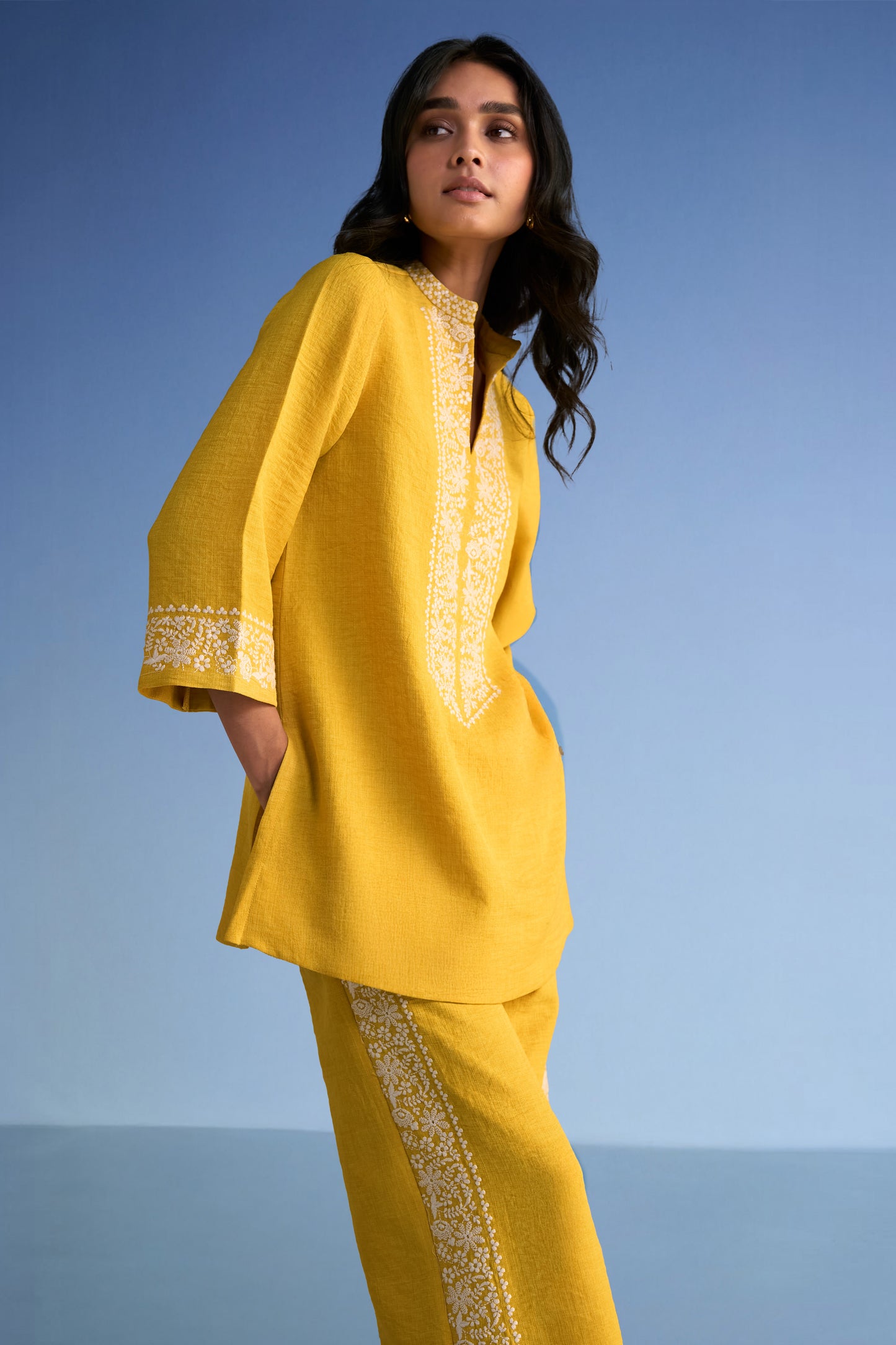 EMBROIDERED LINEN-TEXTURED LONGLINE TOP & WIDE-LEGGED PANT SET