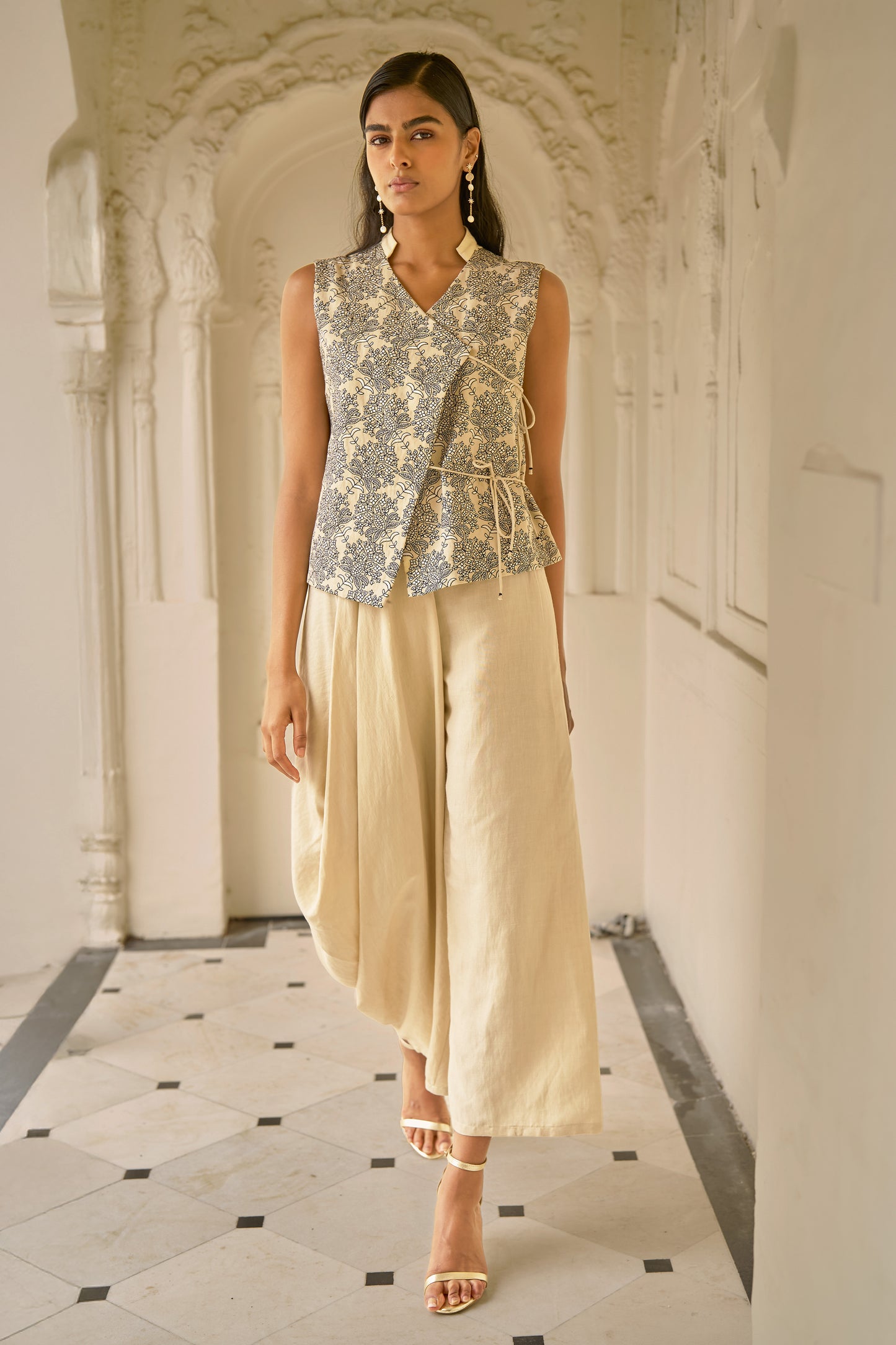 LINEN EMBROIDERED WAISTCOAT SET
