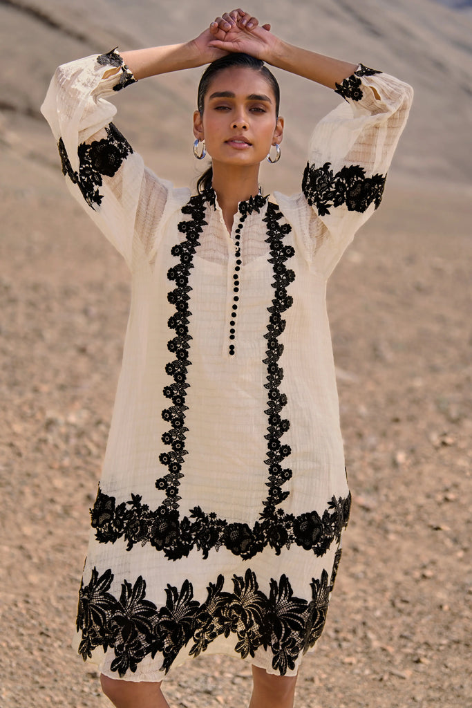 TEXTURED LACE MIDI dash and dot