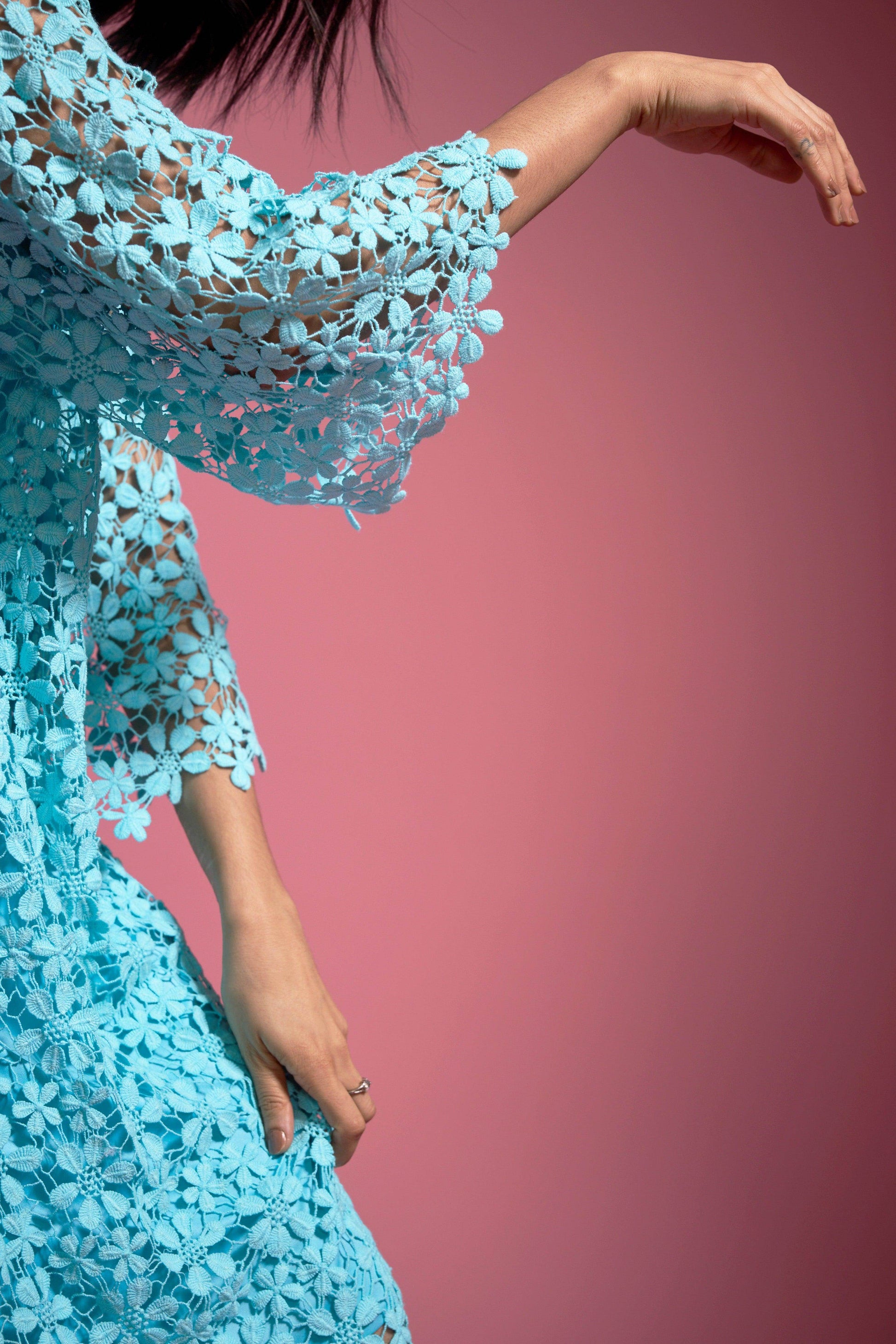 FLORAL LACE MIDI - dash and dot