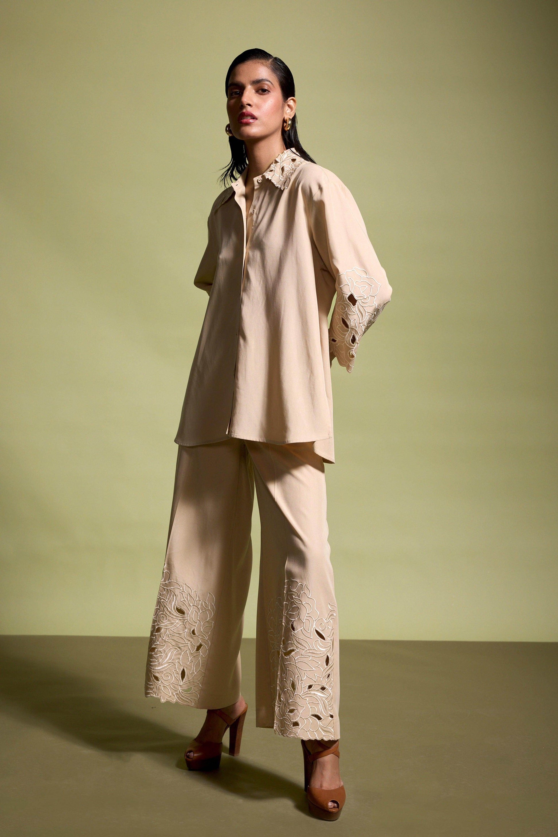 CUTWORK EMBROIDERED SET - dash and dot