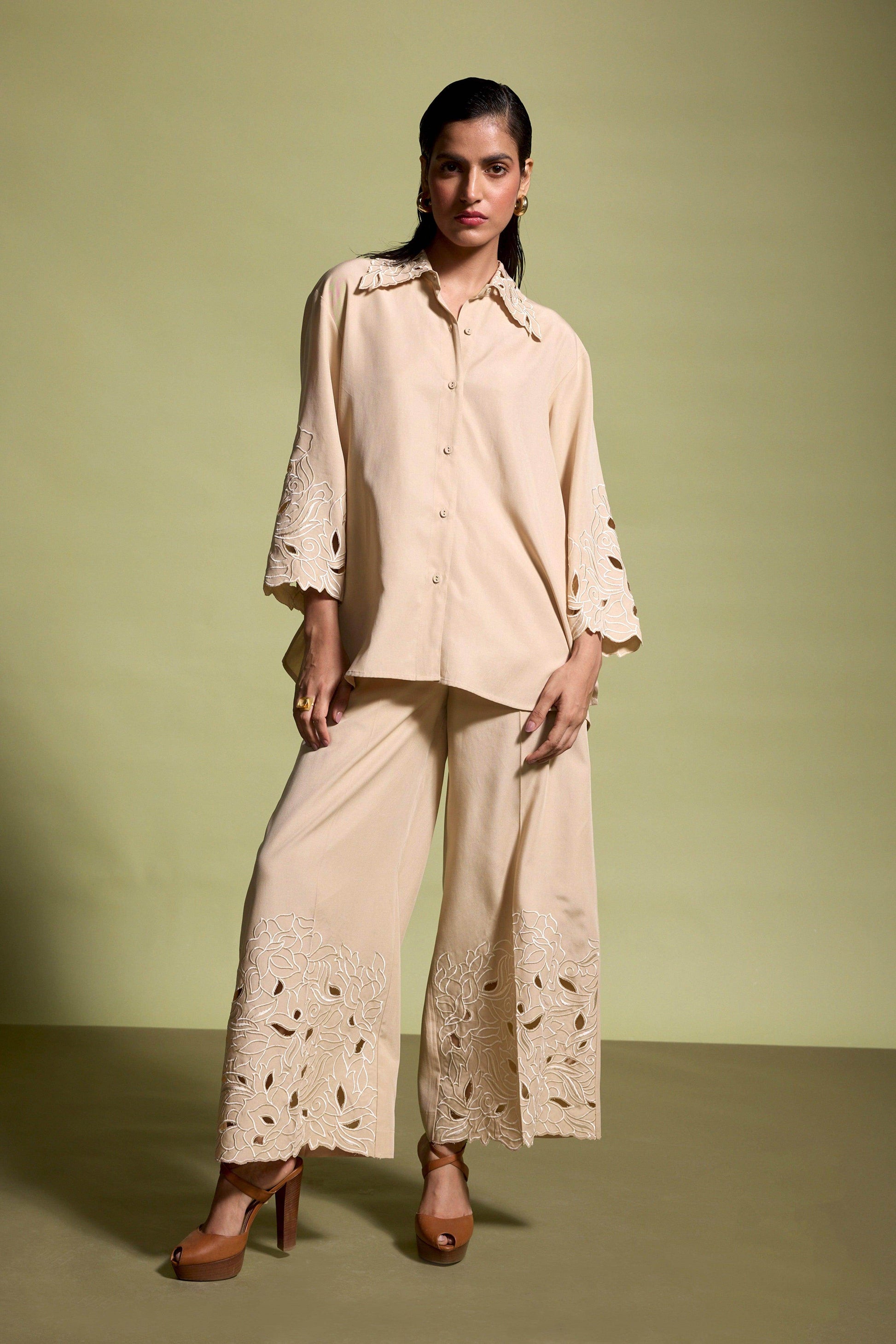 CUTWORK EMBROIDERED SET - dash and dot