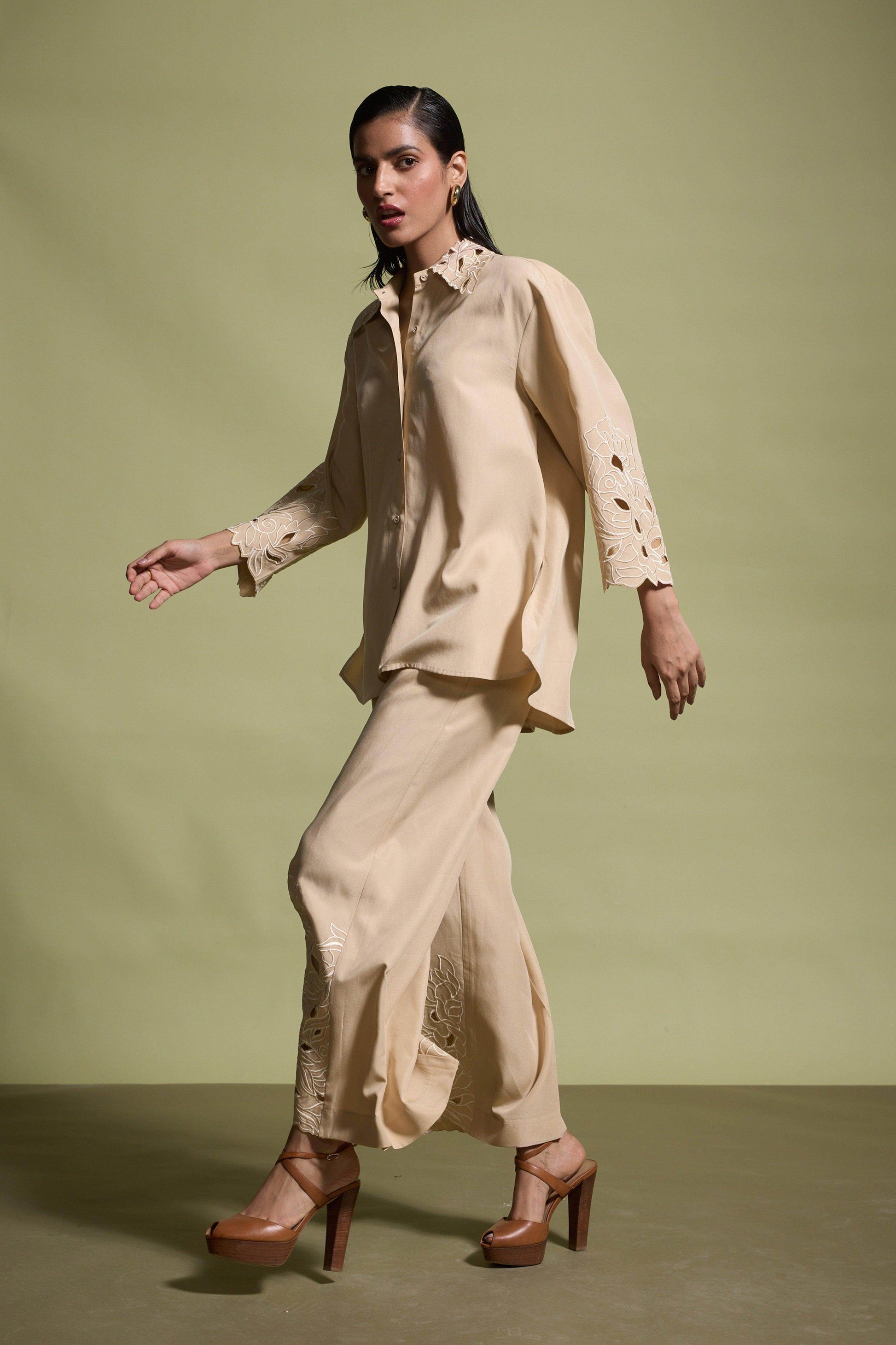 CUTWORK EMBROIDERED SET - dash and dot