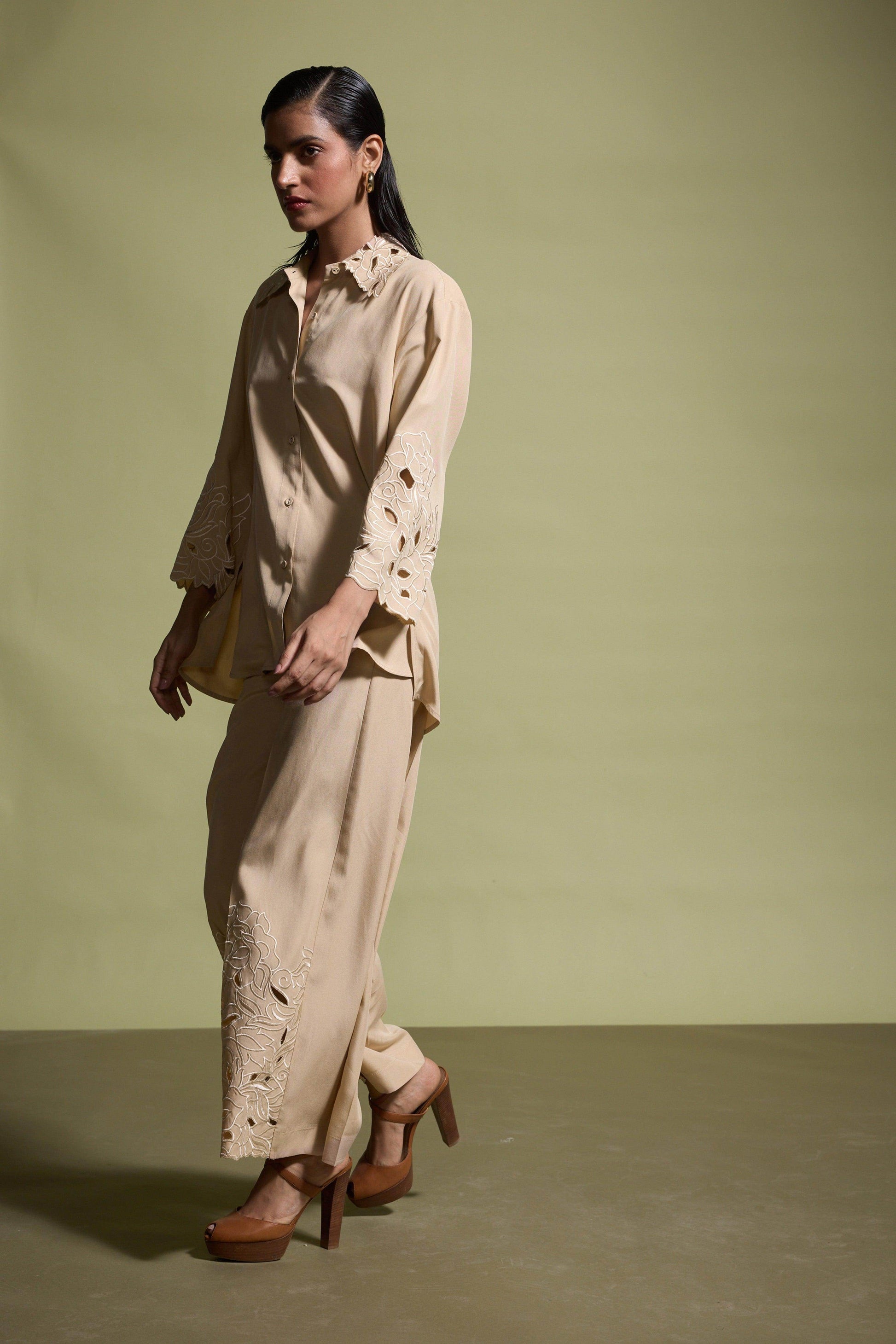 CUTWORK EMBROIDERED SET - dash and dot