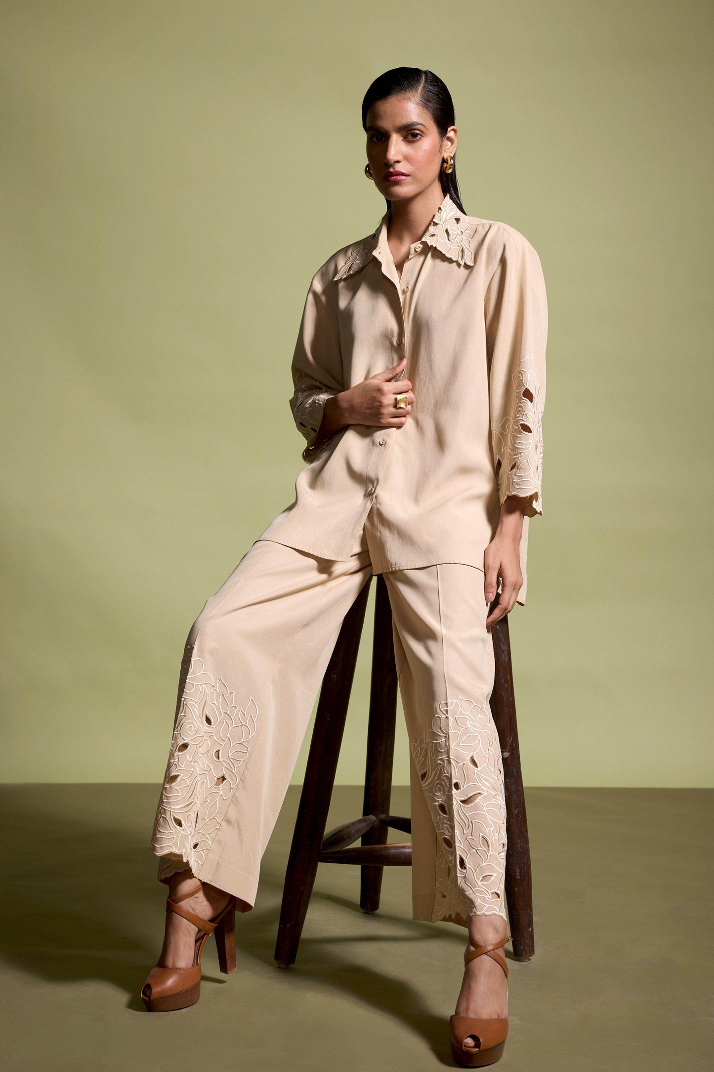 CUTWORK EMBROIDERED SET - dash and dot