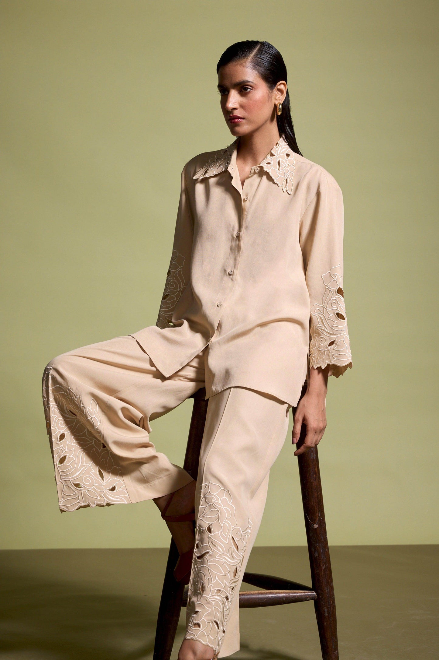 CUTWORK EMBROIDERED SET - dash and dot