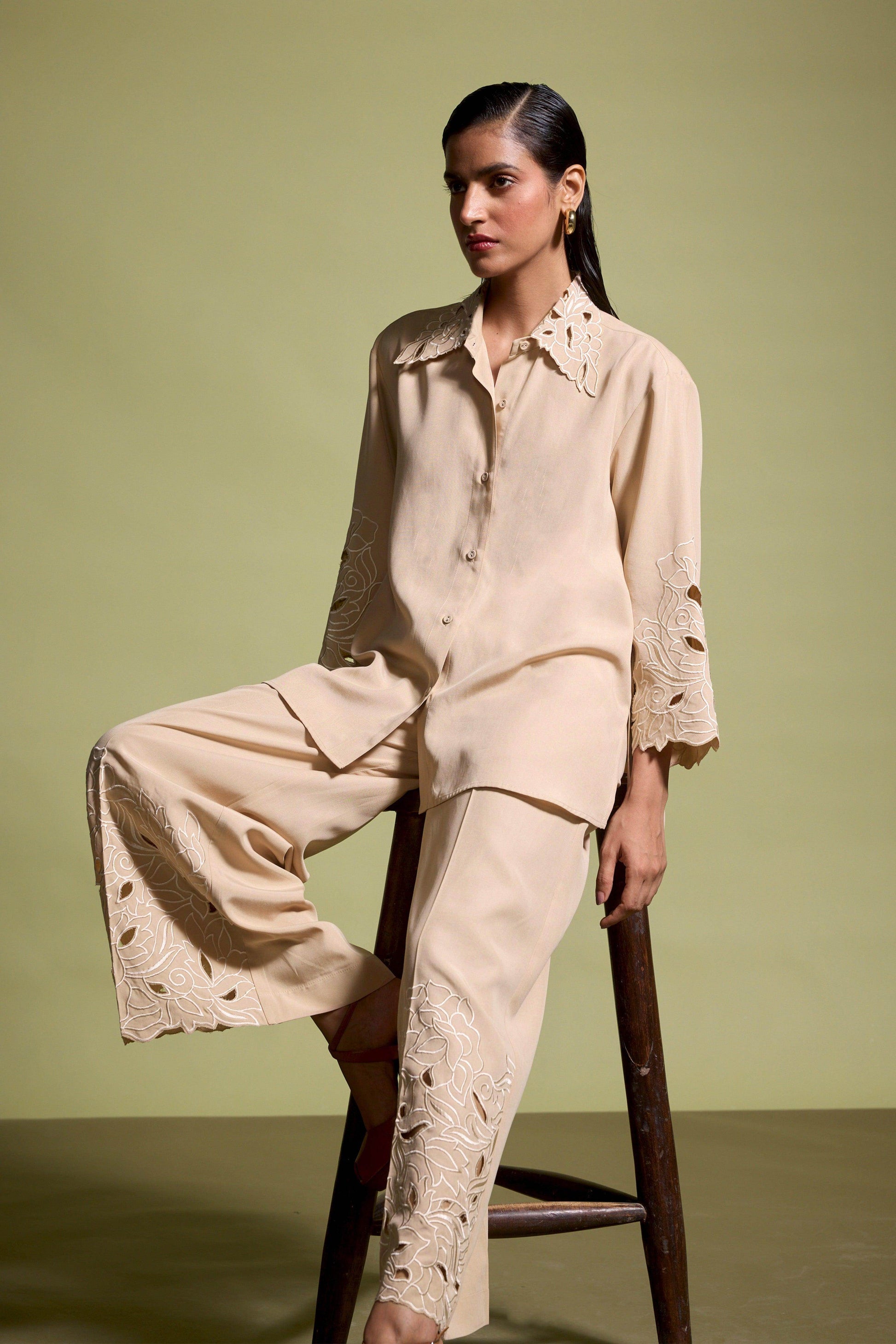 CUTWORK EMBROIDERED SET - dash and dot