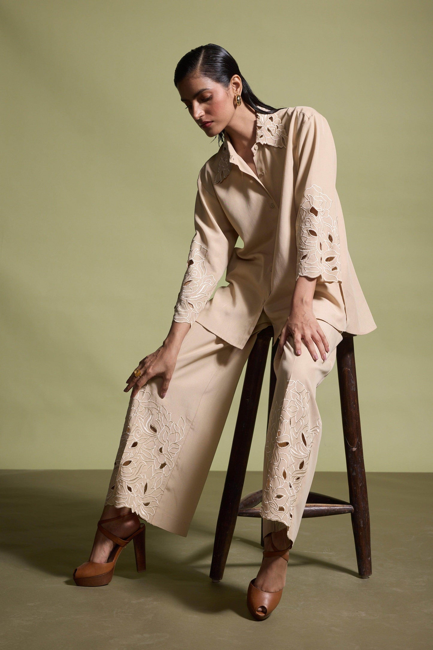 CUTWORK EMBROIDERED SET - dash and dot