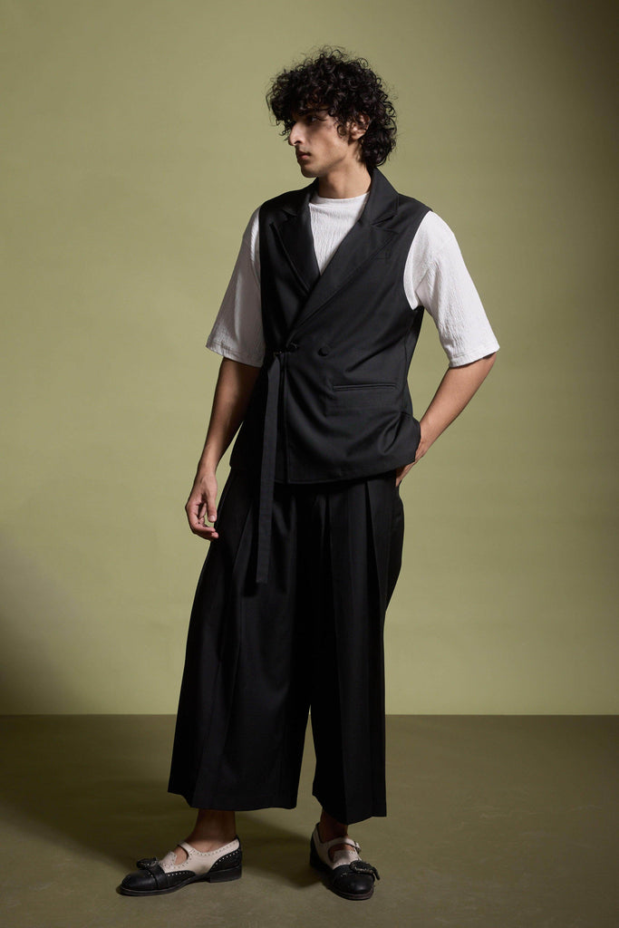 OVERLAP SLEEVELESS BLAZER - dash and dot dash and dot