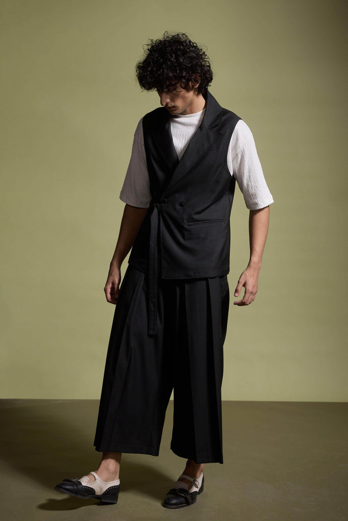 OVERLAP SLEEVELESS BLAZER - dash and dot dash and dot