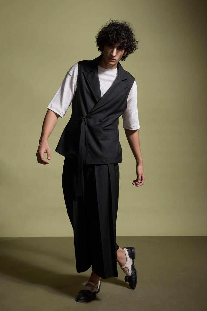 OVERLAP SLEEVELESS BLAZER - dash and dot dash and dot