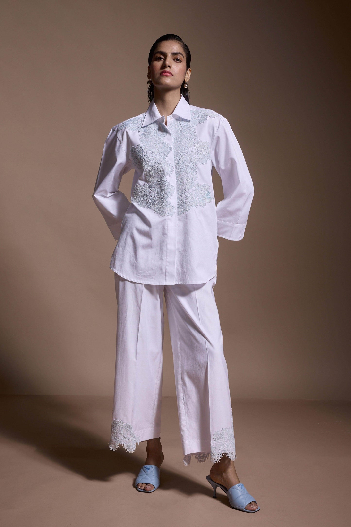 LACE APPLIQUE SHIRT - dash and dot