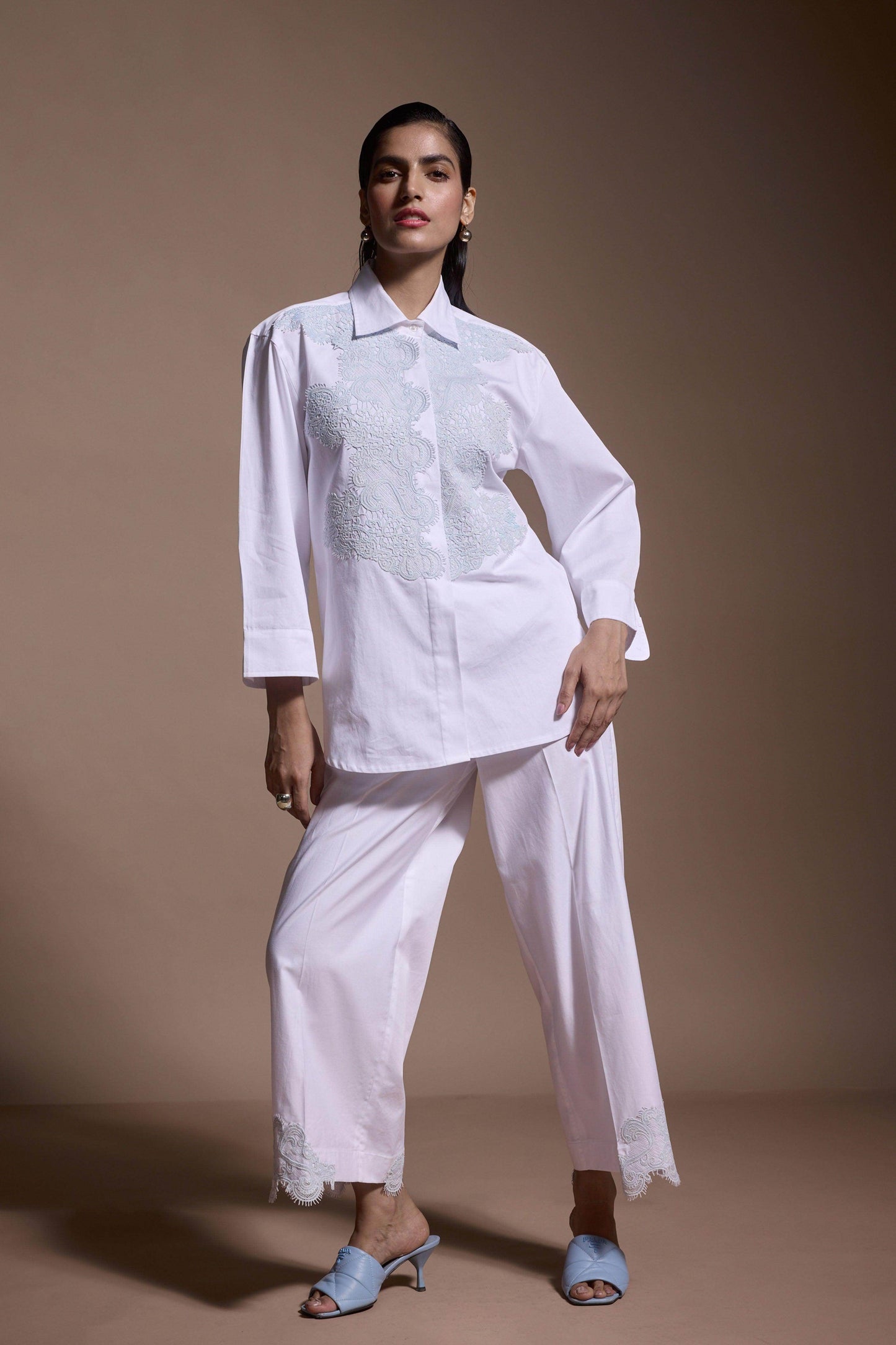 LACE APPLIQUE SHIRT - dash and dot