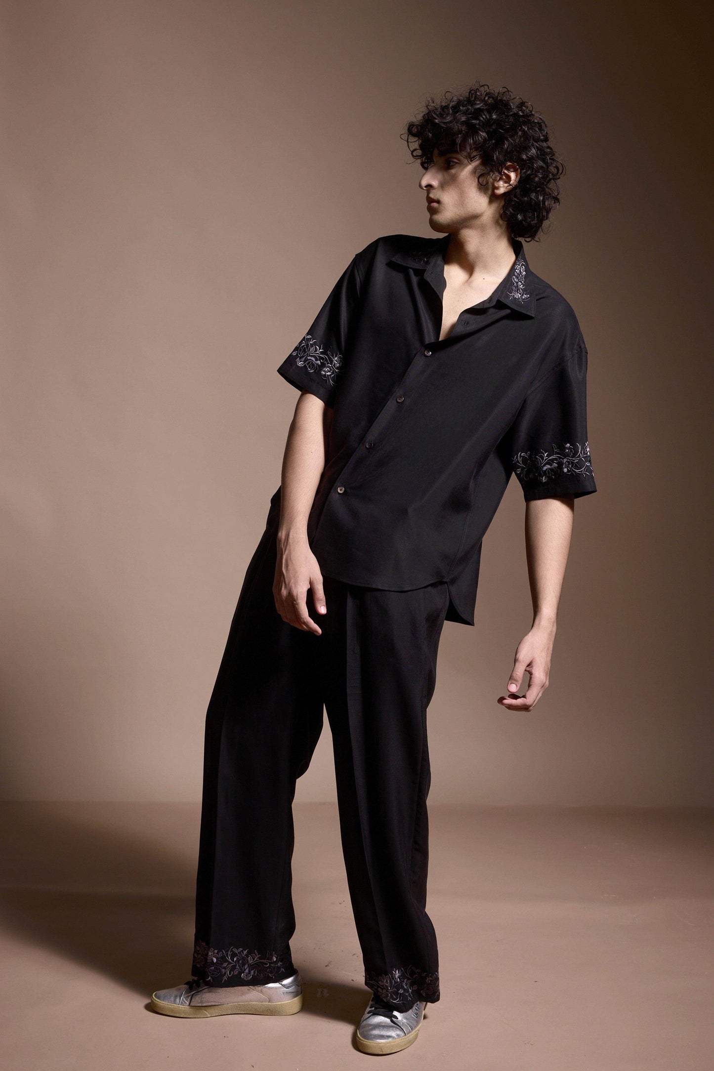 METALLIC EMBROIDERED PANT - dash and dot