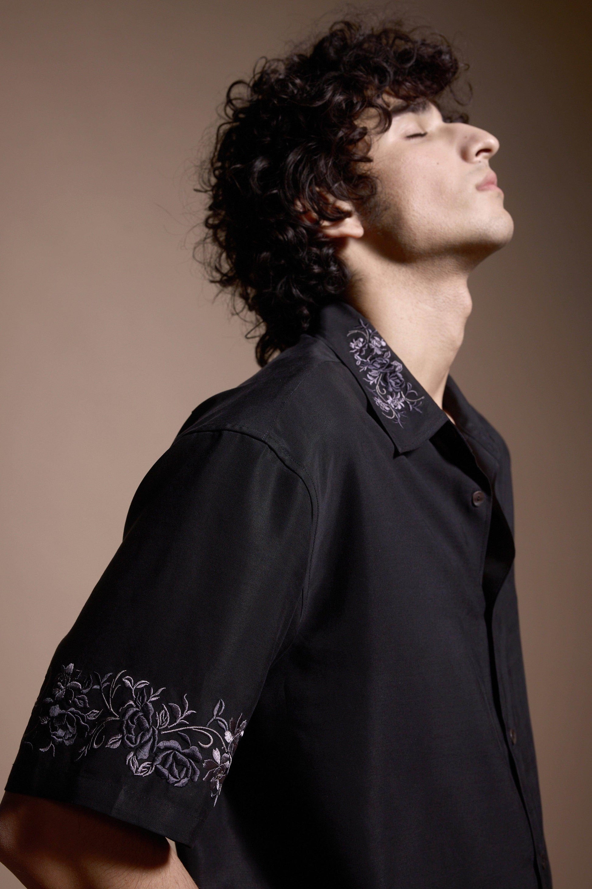 METALLIC EMBROIDERED SET - dash and dot