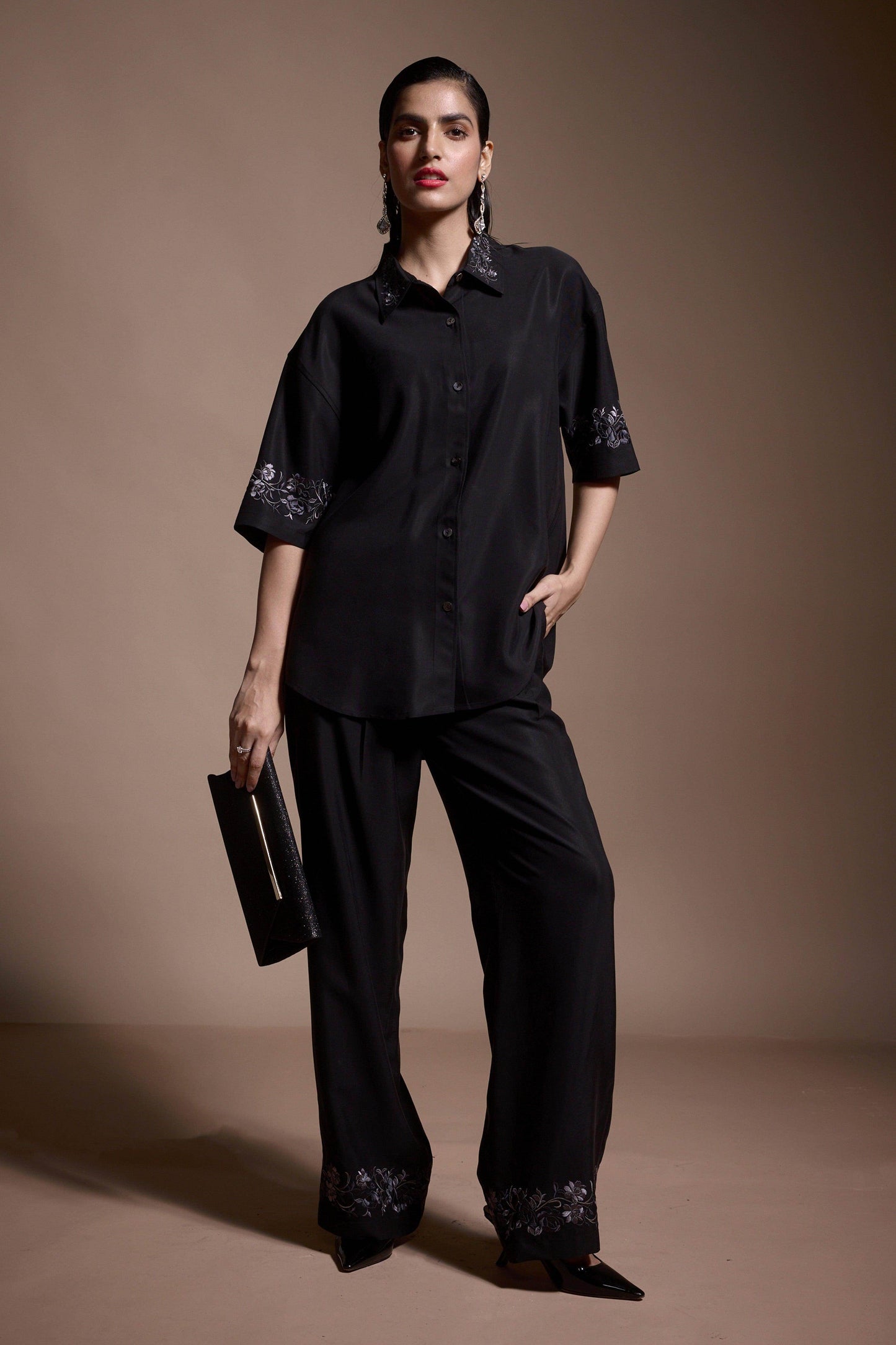 METALLIC EMBROIDERED PANT - dash and dot