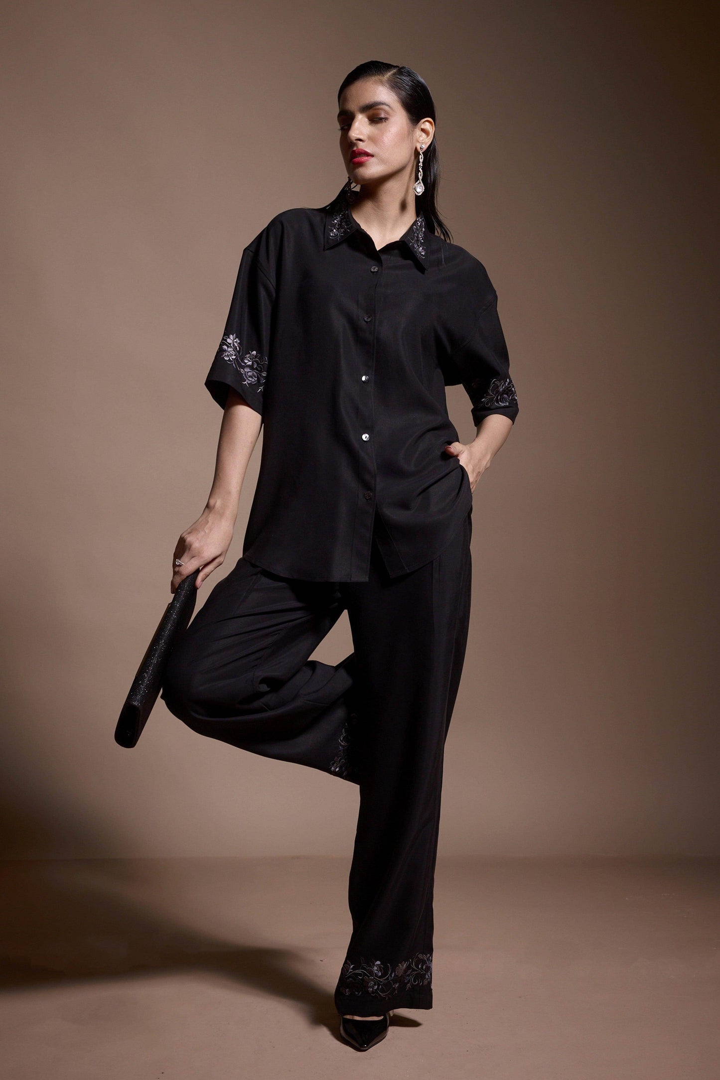 METALLIC EMBROIDERED PANT - dash and dot