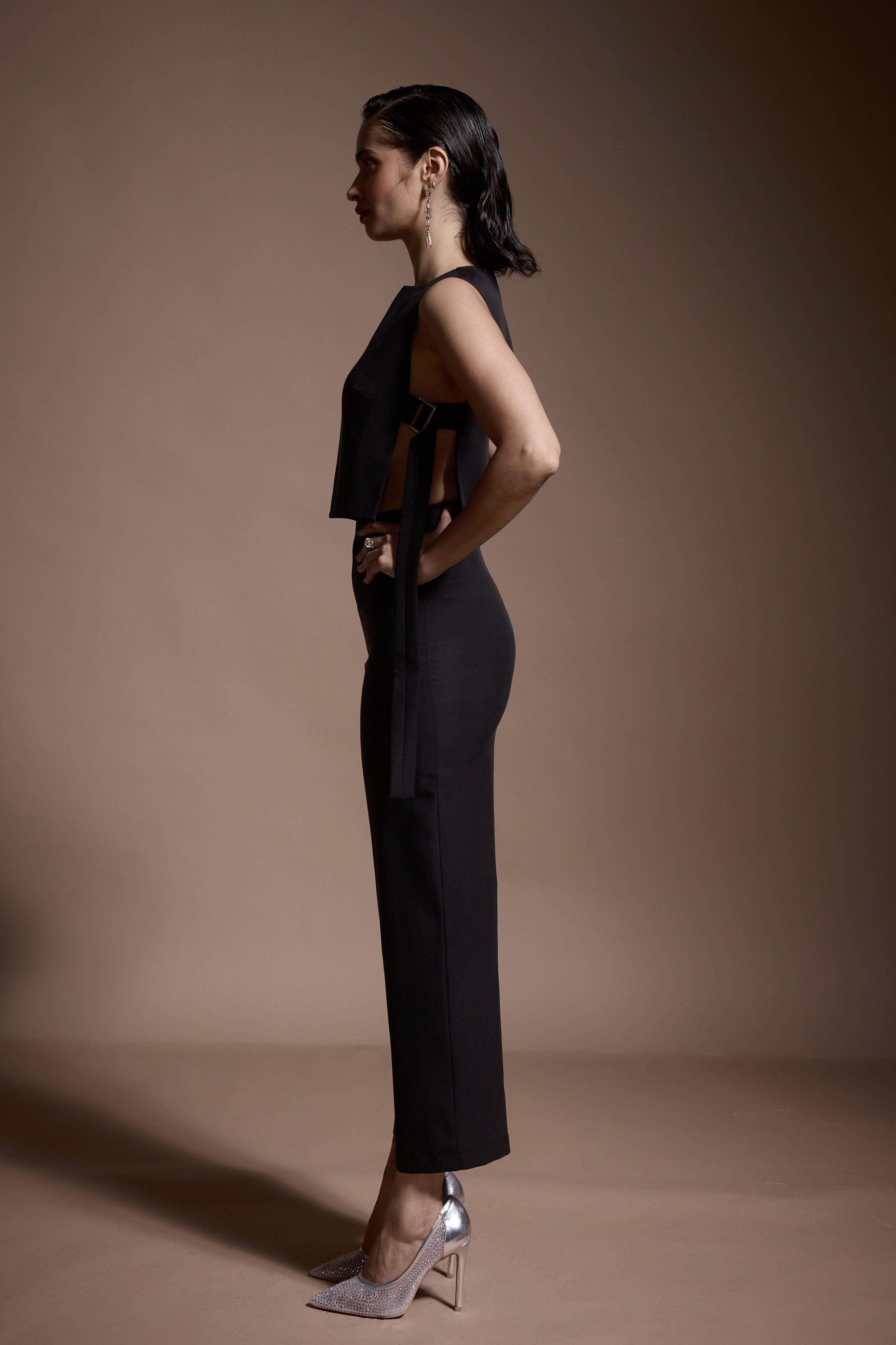 SIDE BELTED CROP TOP - dash and dot