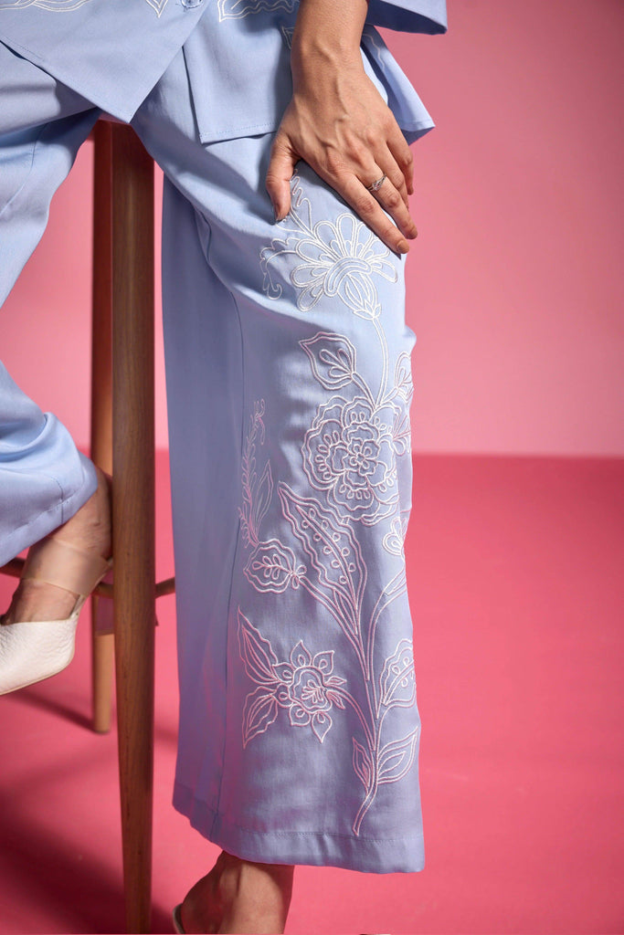 PLACEMENT EMBROIDERED SET - dash and dot dash and dot