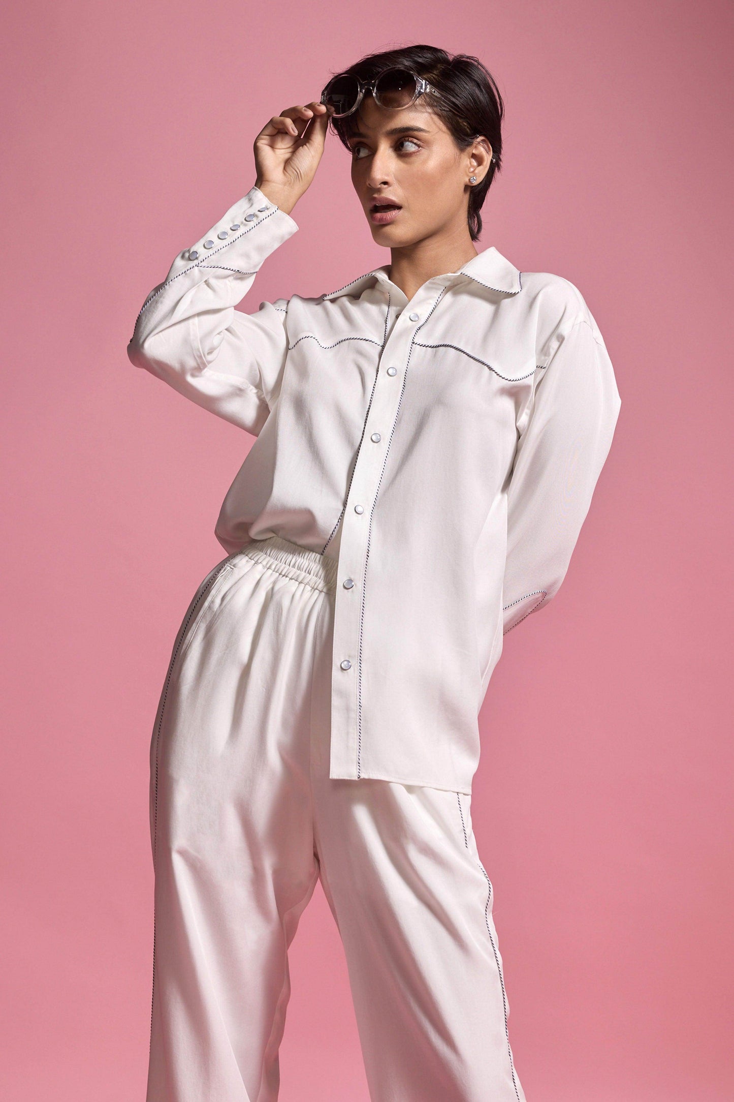 CONTRAST PIPED SET - dash and dot