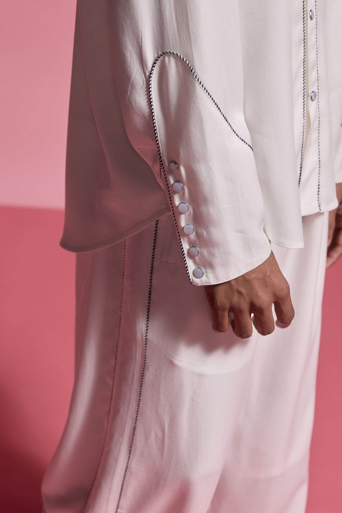 CONTRAST PIPED SET - dash and dot dash and dot