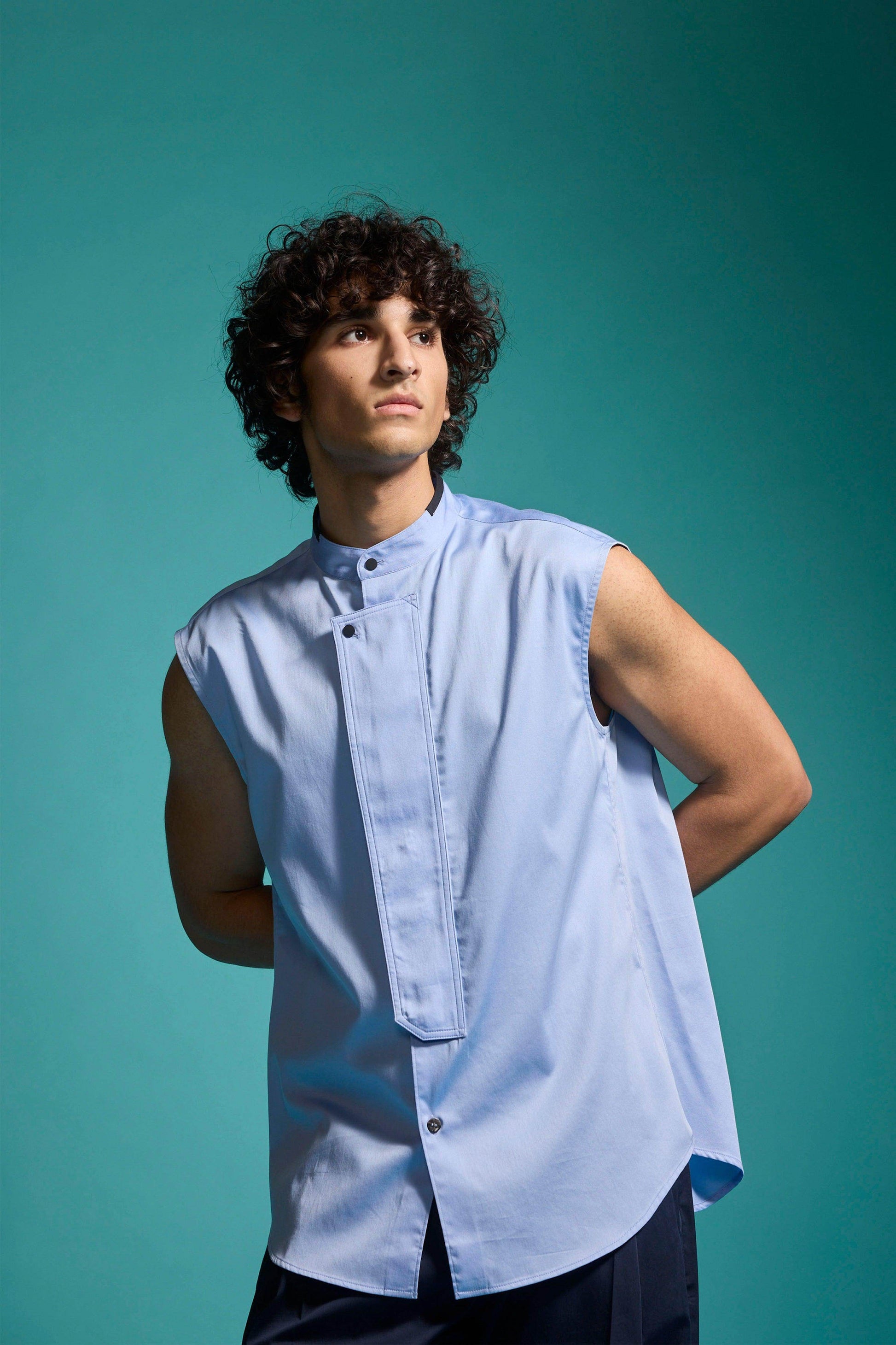 SLEEVELESS SHIRT - dash and dot