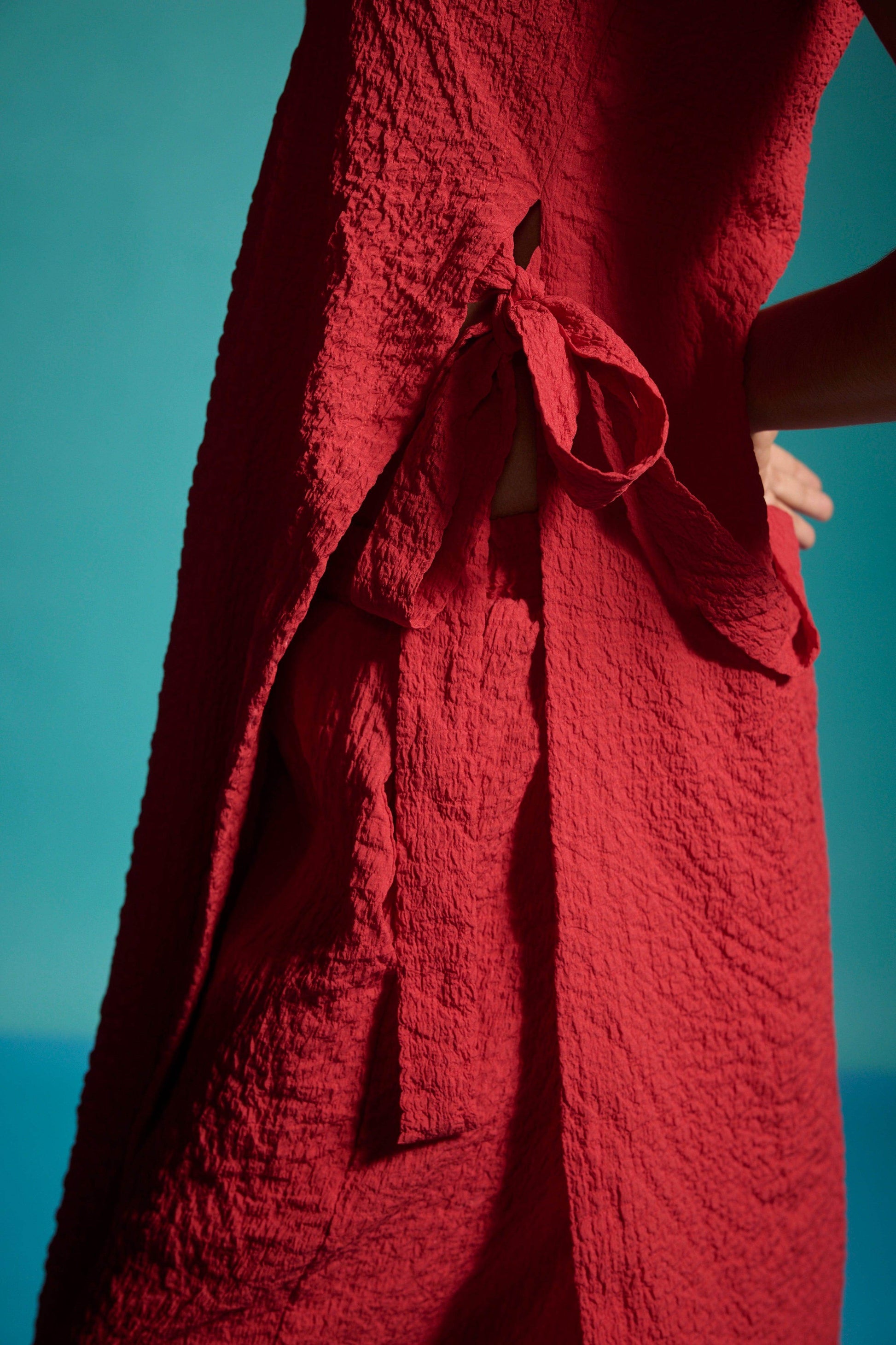 TEXTURED SIDE TIE SET - dash and dot