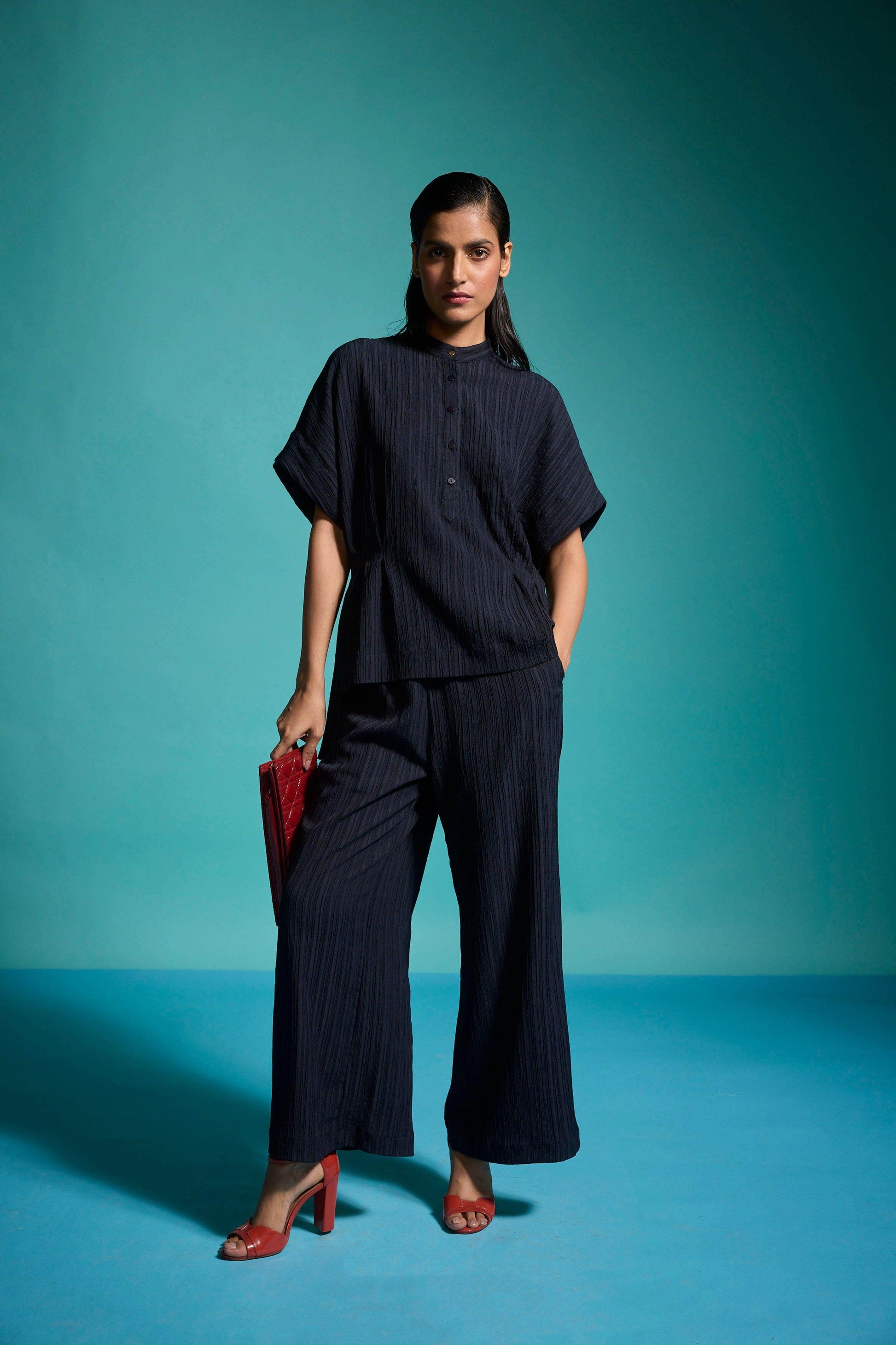 TEXTURED CRINKLE PANT - dash and dot